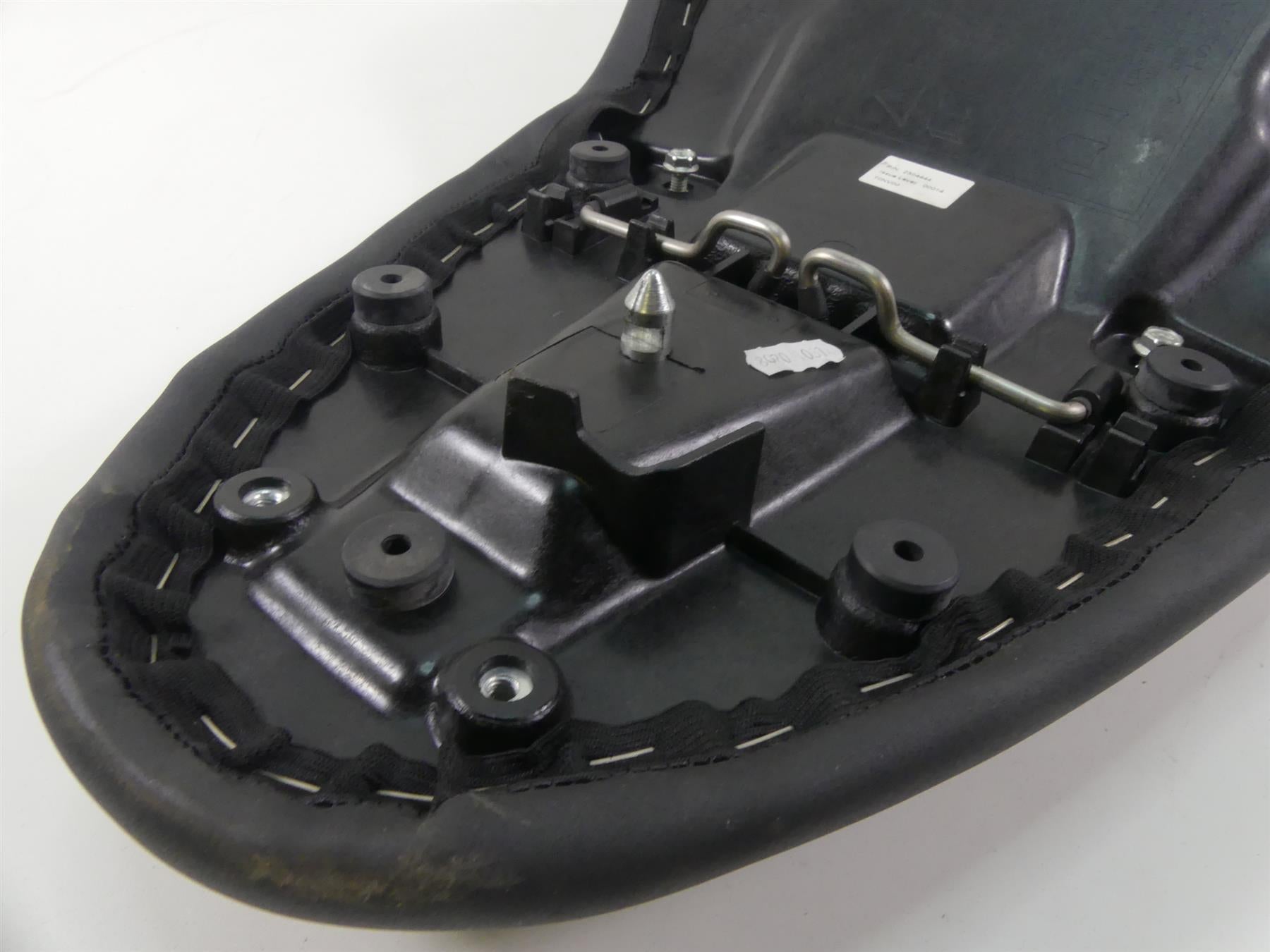 2015 Triumph 1050 Speed Triple R Standard Dual Saddle Seat -No Cuts T2304444 {{ shop.shopifyCountryName }} - Mototech271