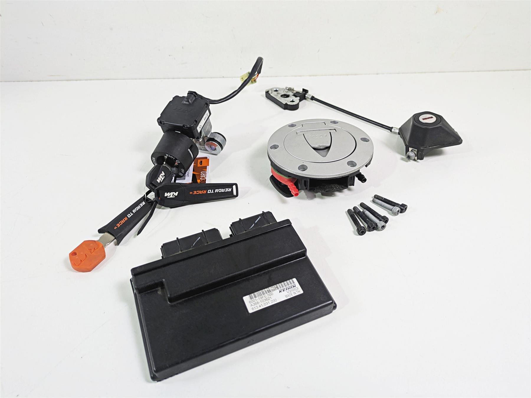 2017 KTM 1290 Super Duke GT Ignition Switch Key Lock Cdi Set 61411066044 {{ shop.shopifyCountryName }} - Mototech271