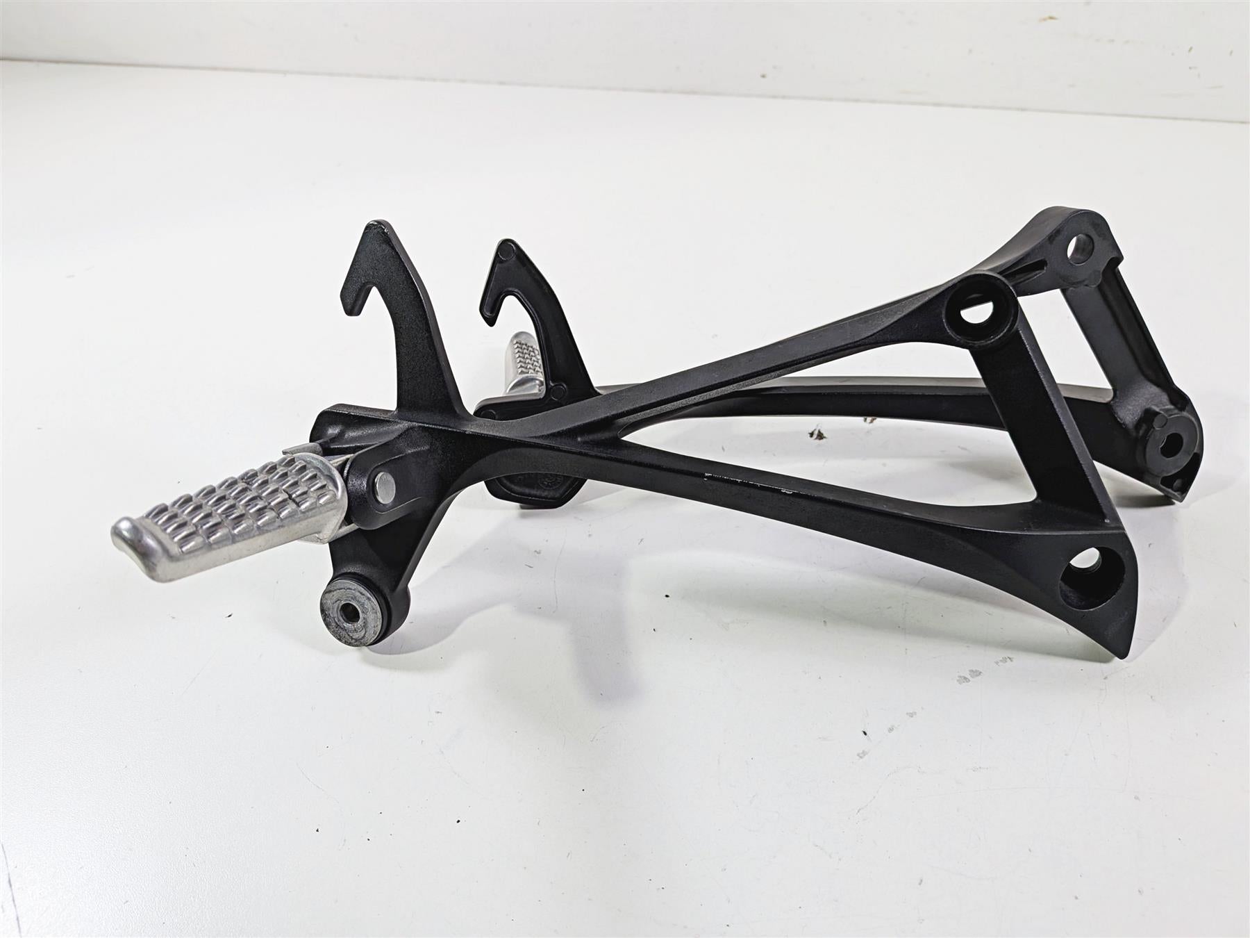 2022 Kawasaki ZX10R ZX1000 Ninja Passenger Foot Peg Rest Set 35063-0700-18R {{ shop.shopifyCountryName }} - Mototech271