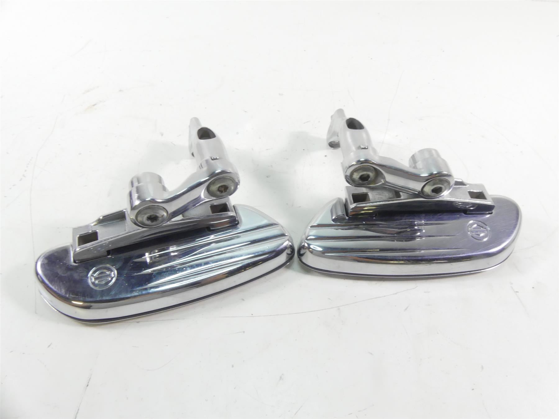 2007 Harley Touring FLHTCU SE CVO Electra Glide Rear Floor Board Set 50700-04 {{ shop.shopifyCountryName }} - Mototech271