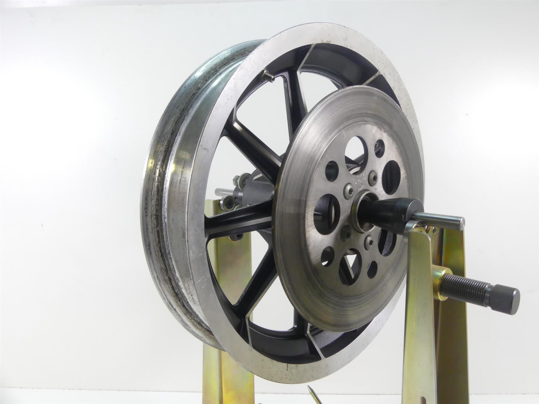1995 Harley Dyna FXDL Low Rider Straight 9 Spoke Rear Wheel Rim 16x3 41015-86 {{ shop.shopifyCountryName }} - Mototech271