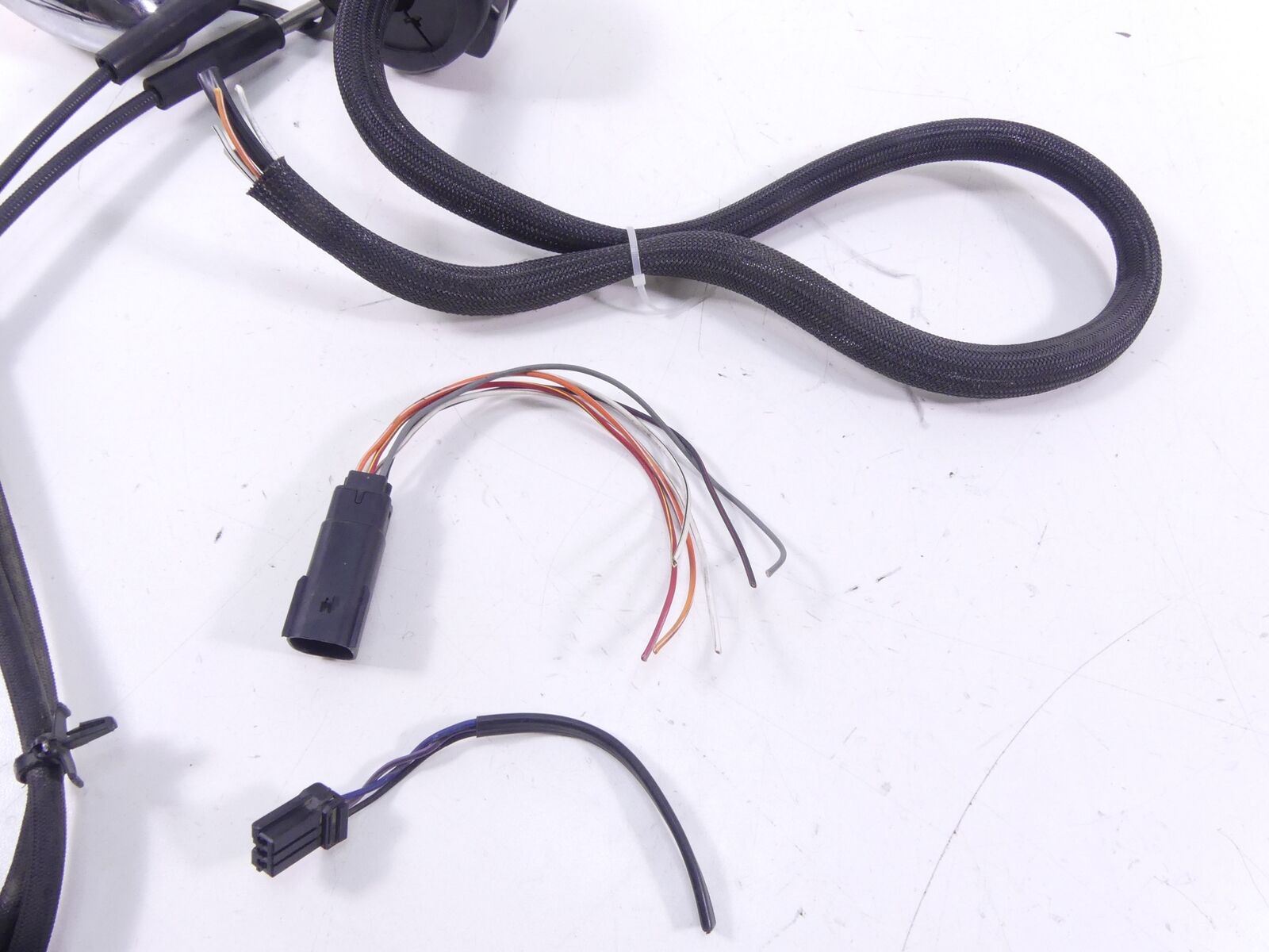 2007 Harley FXDWG Dyna Wide Glide Right Control Switch & Blinker 71684-06A {{ shop.shopifyCountryName }} - Mototech271