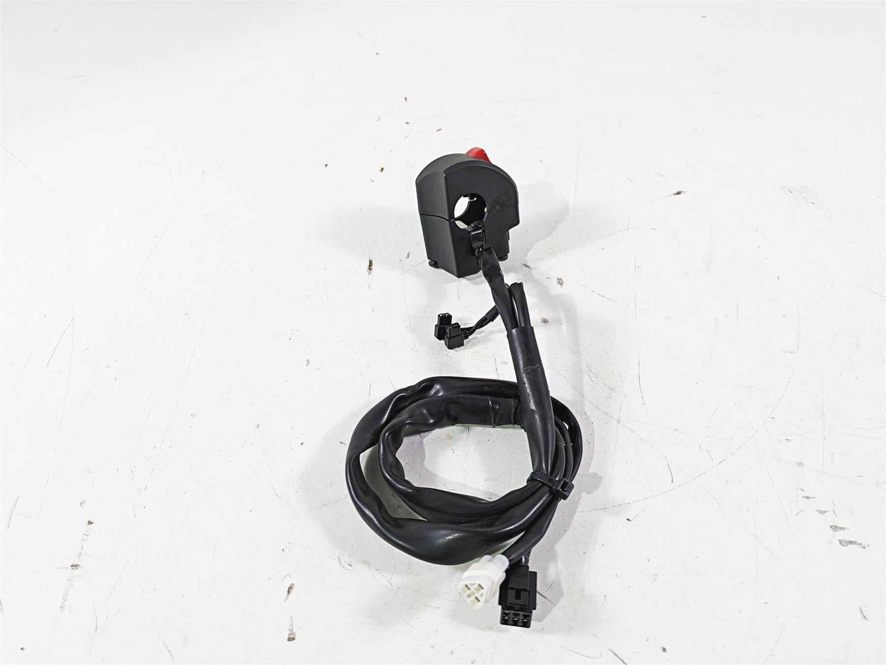 2021 Yamaha Tenere 700 XTZ7 Right Hand Control Switch BW3-83963-00-00 {{ shop.shopifyCountryName }} - Mototech271