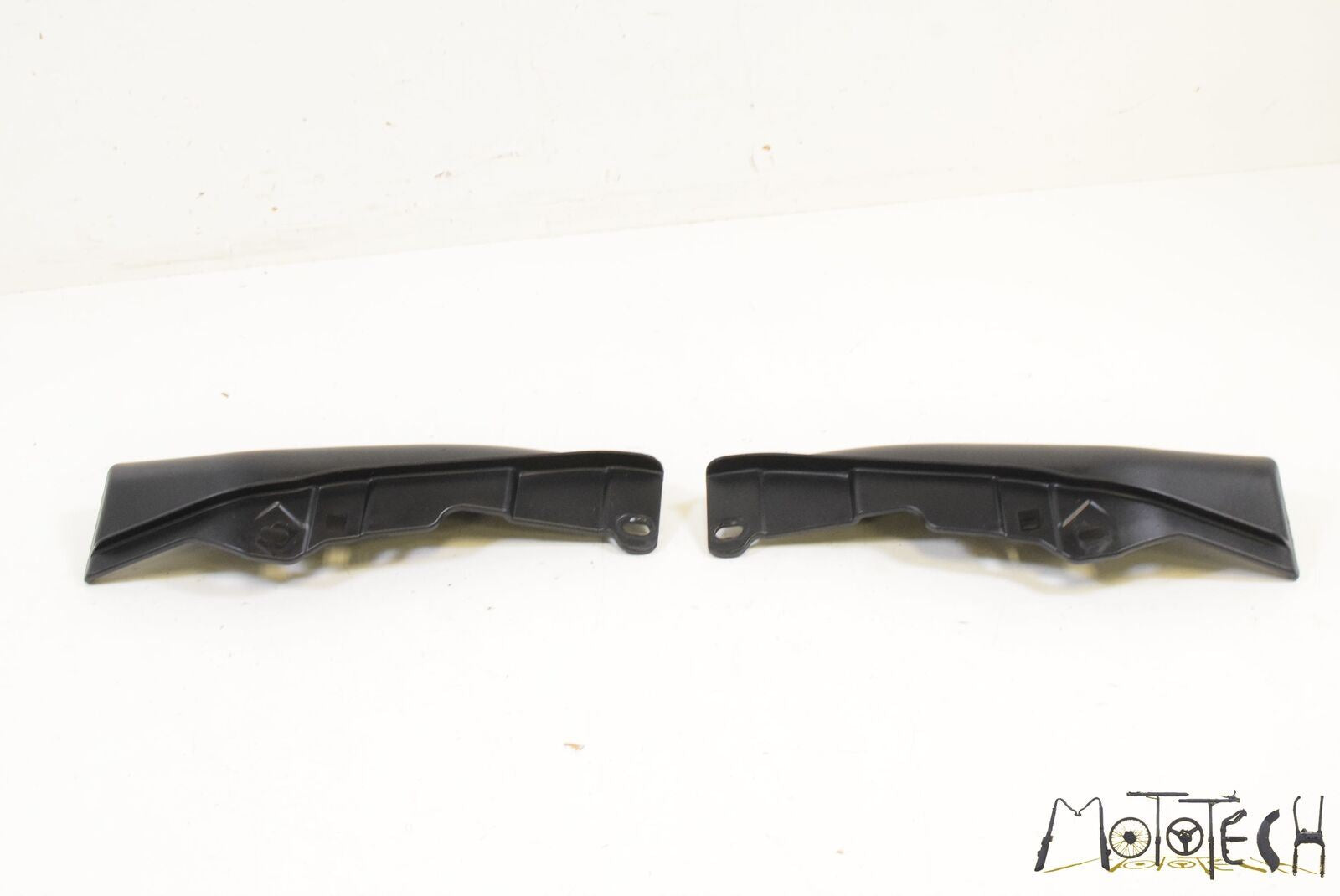 2011 Harley Touring FLTRU Road Glide Ultra Wind Deflector Side cover SET 58169-0 {{ shop.shopifyCountryName }} - Mototech271