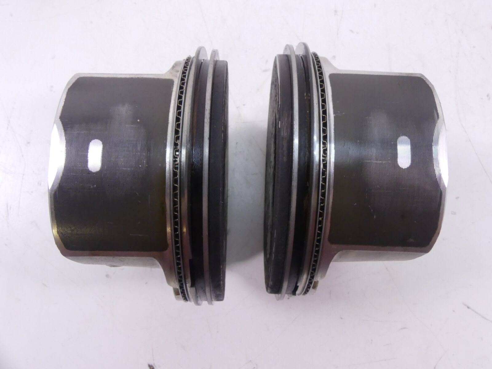 2011 Harley Touring FLHRC Road King Cylinder Jug Piston Set 16593-99 17460-07 {{ shop.shopifyCountryName }} - Mototech271