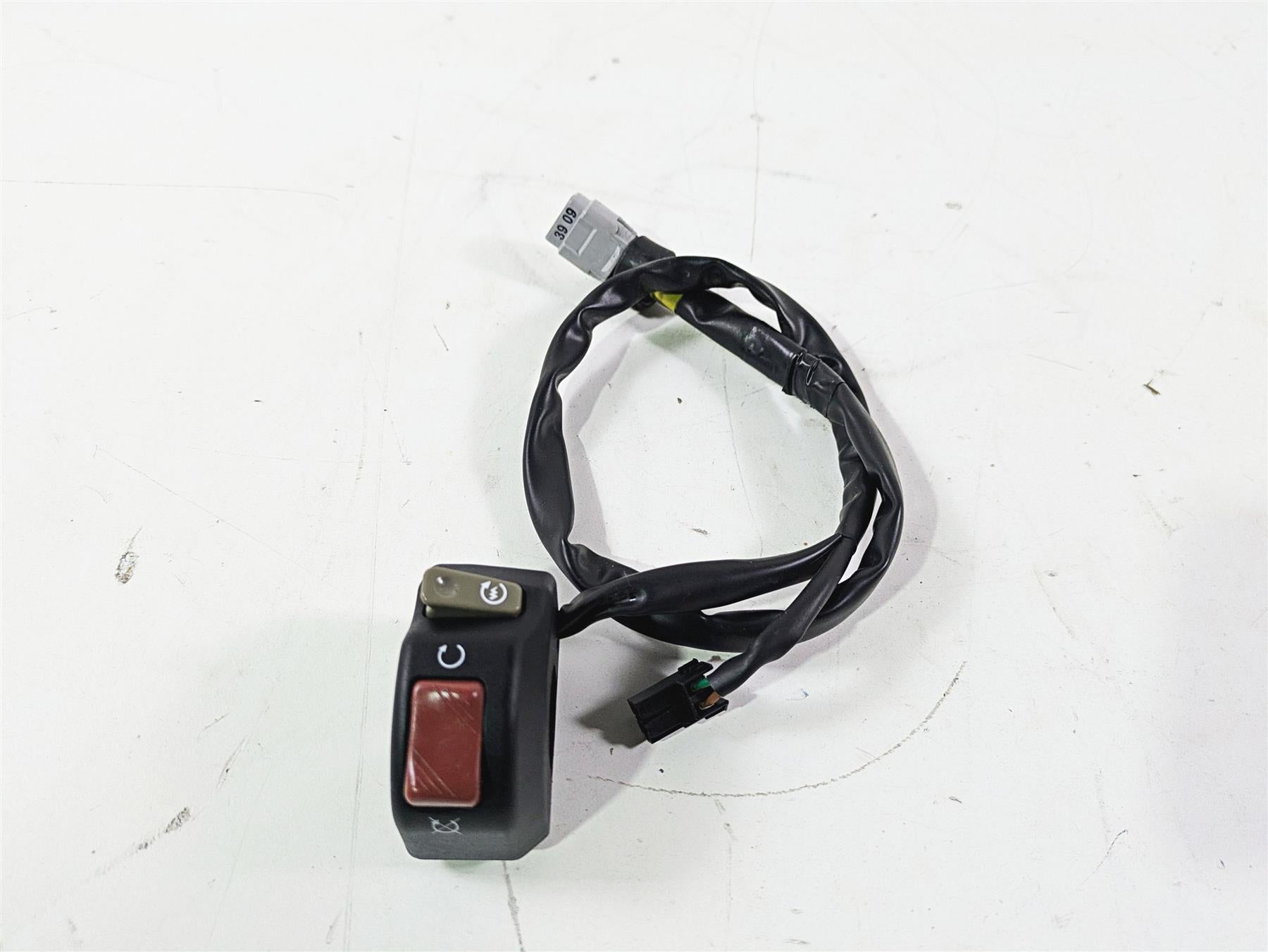 2024 Kawasaki ZX6R ZX636 Ninja Right Hand Control Switch 46091-0625 {{ shop.shopifyCountryName }} - Mototech271