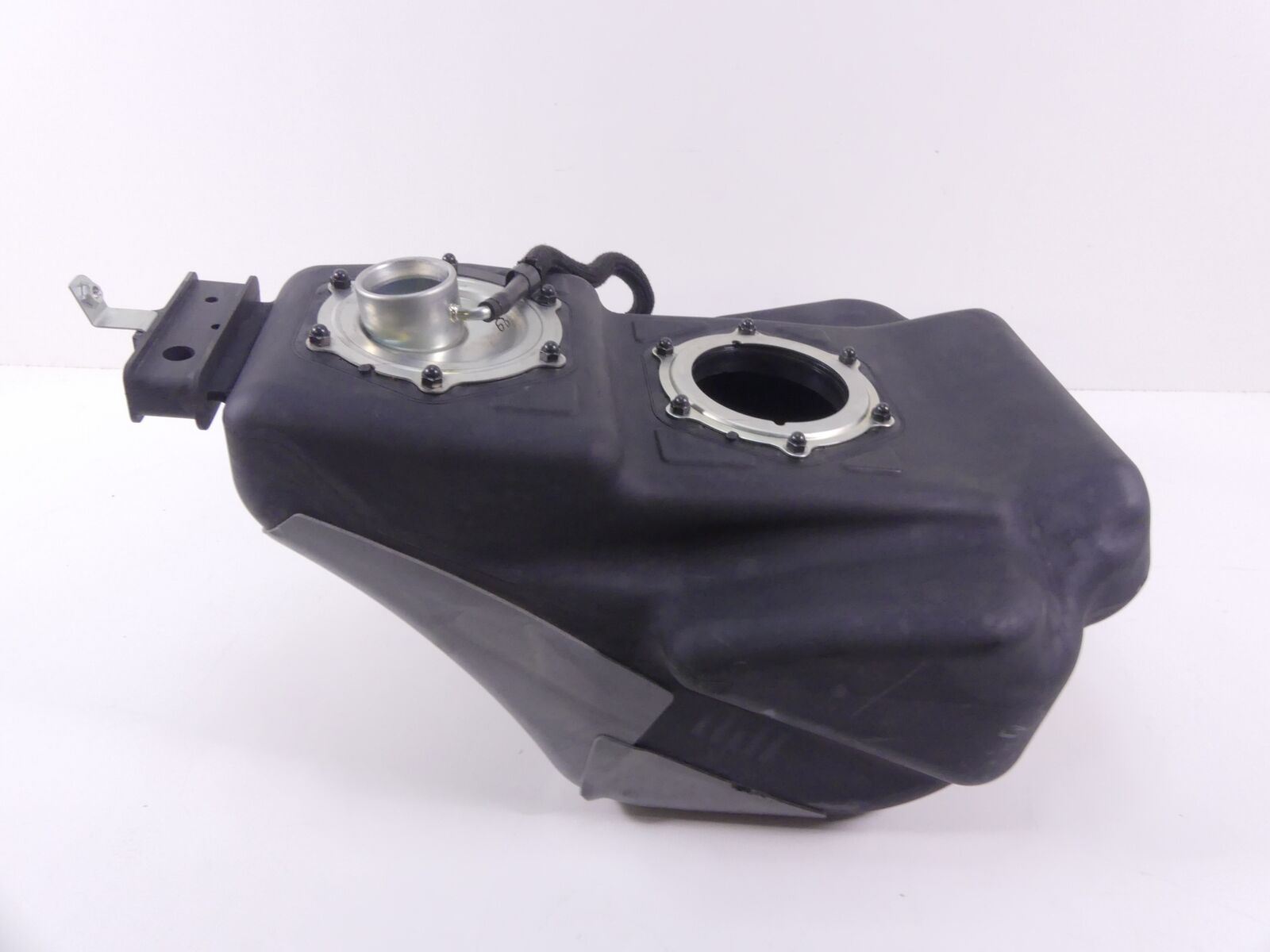 2019 Yamaha VMX17 V-Max 1700 Plastic Fuel Gas Tank Reservoir 2S3-25181-00-00 {{ shop.shopifyCountryName }} - Mototech271