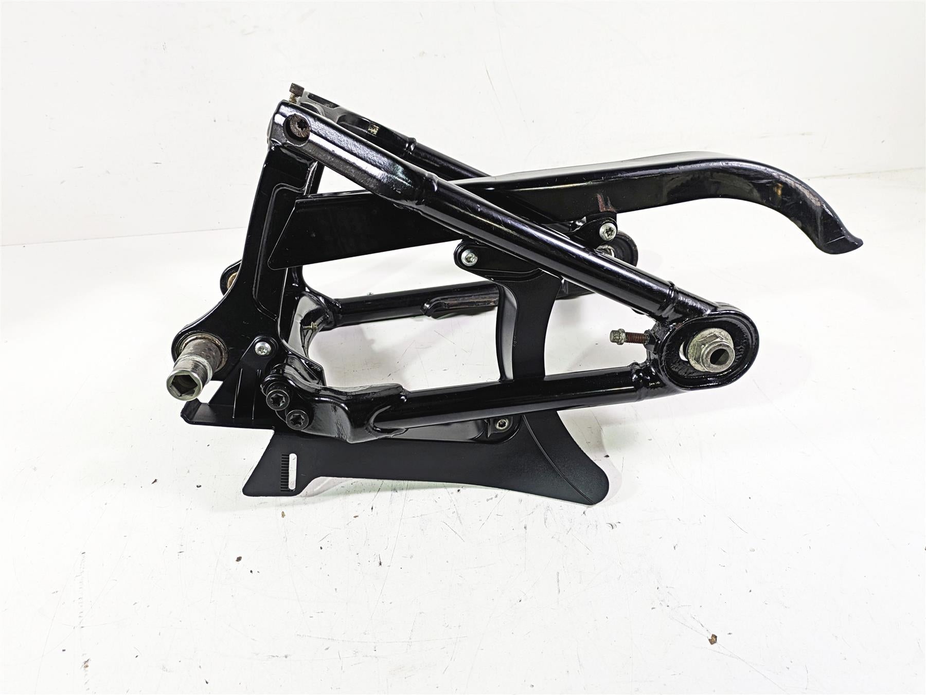 2021 Harley Softail FLSL Slim Rear Swingarm Swing Arm & Guards 47400099BHP {{ shop.shopifyCountryName }} - Mototech271