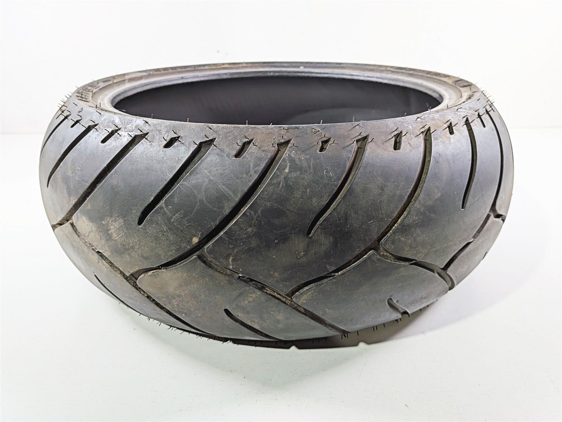 Used Rear Motorcycle Tire Dunlop Elite 3 240/40R18 669534 {{ shop.shopifyCountryName }} - Mototech271