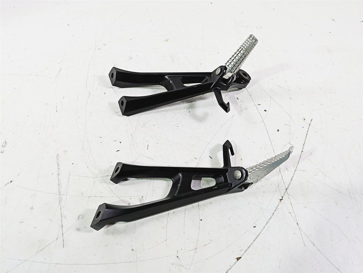 2016 Suzuki GSXR1000 Rear Passenger Foot Peg Set 43600-47H40 43611-37H10 {{ shop.shopifyCountryName }} - Mototech271