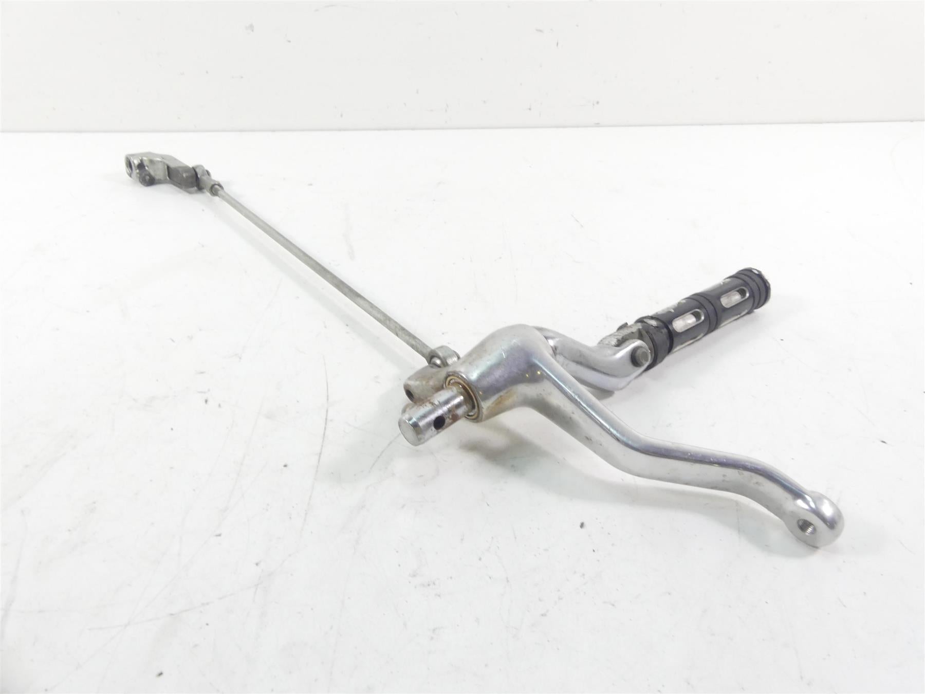 2011 Harley VRSCF Muscle Rod Left Front Footpeg Foot Peg + Shift Lever 50272-02 {{ shop.shopifyCountryName }} - Mototech271