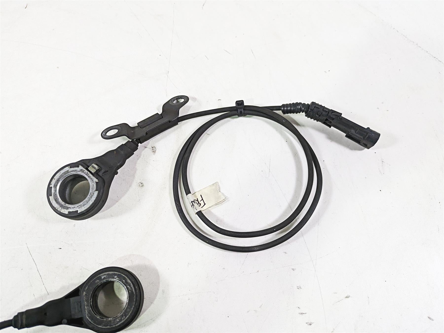 2017 Harley Touring FLTRXS Road Glide Front Rear Abs Wheel Speed Sensor 32700015 {{ shop.shopifyCountryName }} - Mototech271