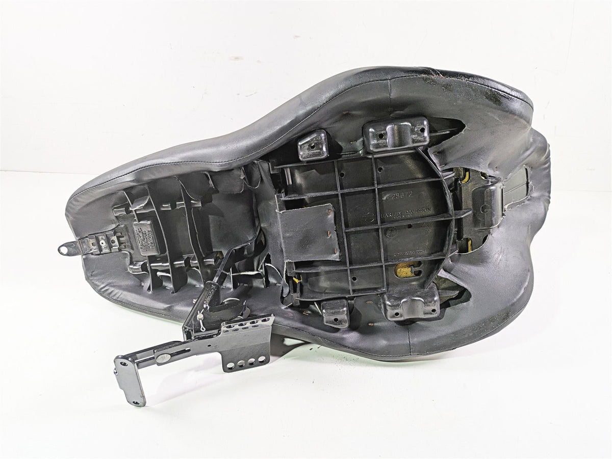 2009 Harley Touring FLHX Street Glide Dual Rider Seat Saddle + Backrest 52320-09 {{ shop.shopifyCountryName }} - Mototech271