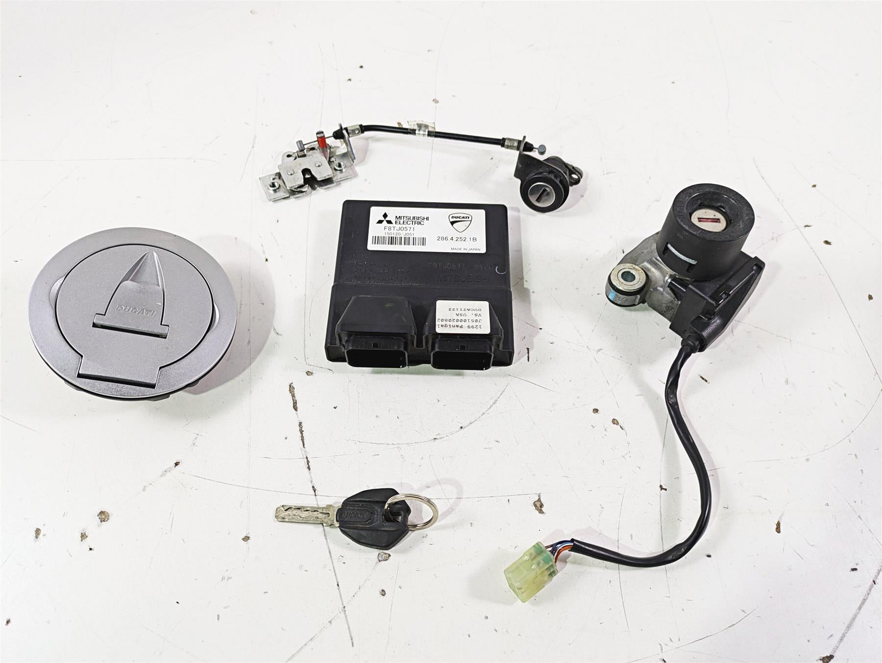 2015 Ducati Panigale 1299 S Cdi Ecu Ecm & Ignition Switch Key Lock Set 28642521B | Mototech271