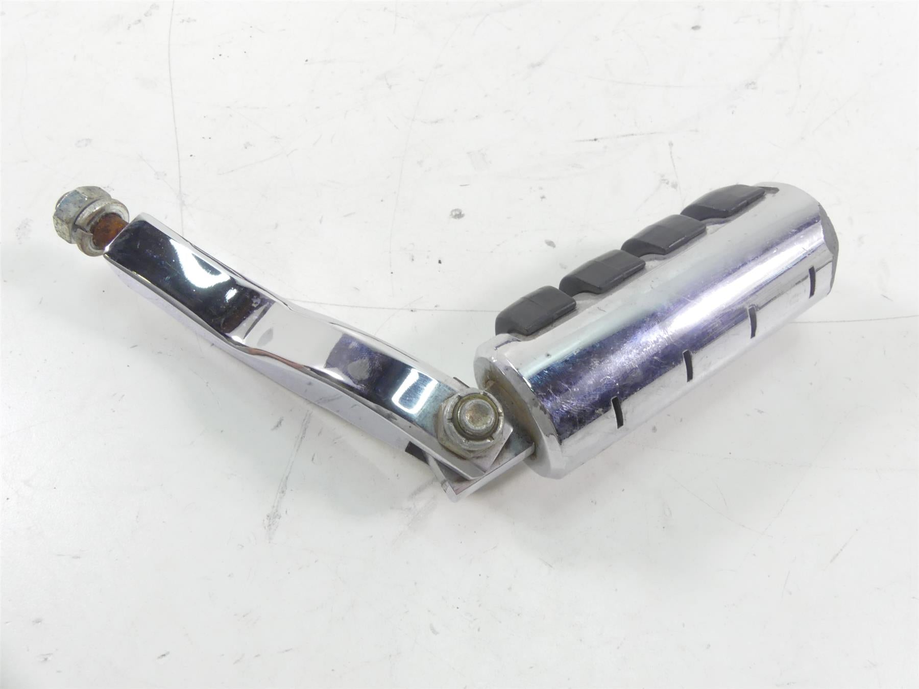 1995 Harley Dyna FXDL Low Rider Rear Passenger Footpeg Set 52740-94 52742-94 {{ shop.shopifyCountryName }} - Mototech271
