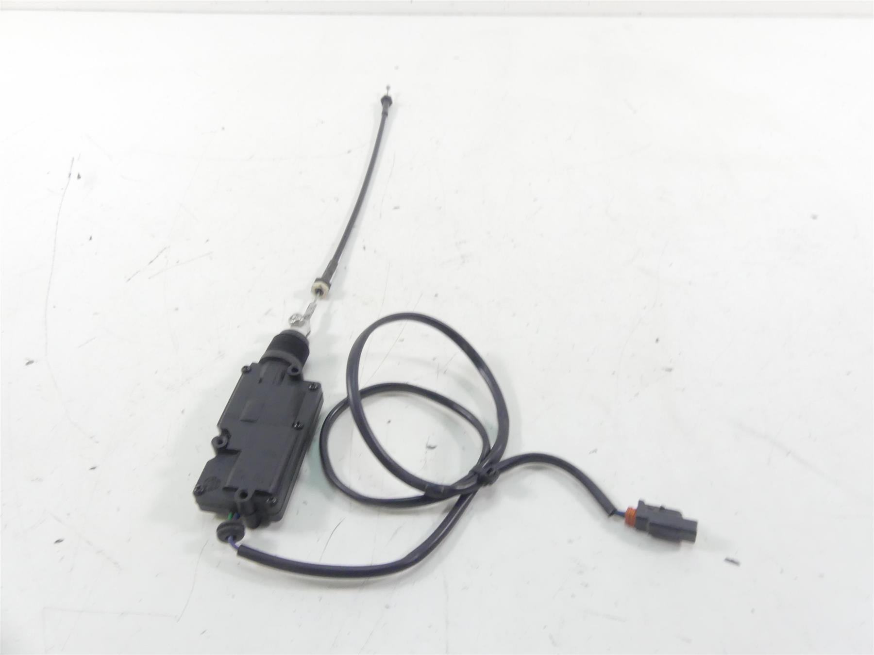 2007 Harley FLHTCU SE2 CVO Electra Glide Left Saddle Bag Actuator 79156-07 {{ shop.shopifyCountryName }} - Mototech271