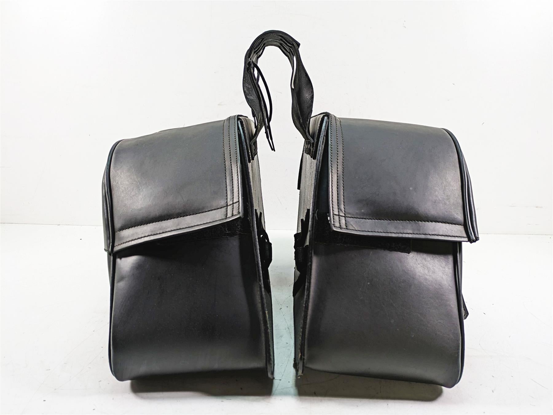 2011 Triumph America Large Saddlebag Saddle Bags Set A9520019 {{ shop.shopifyCountryName }} - Mototech271