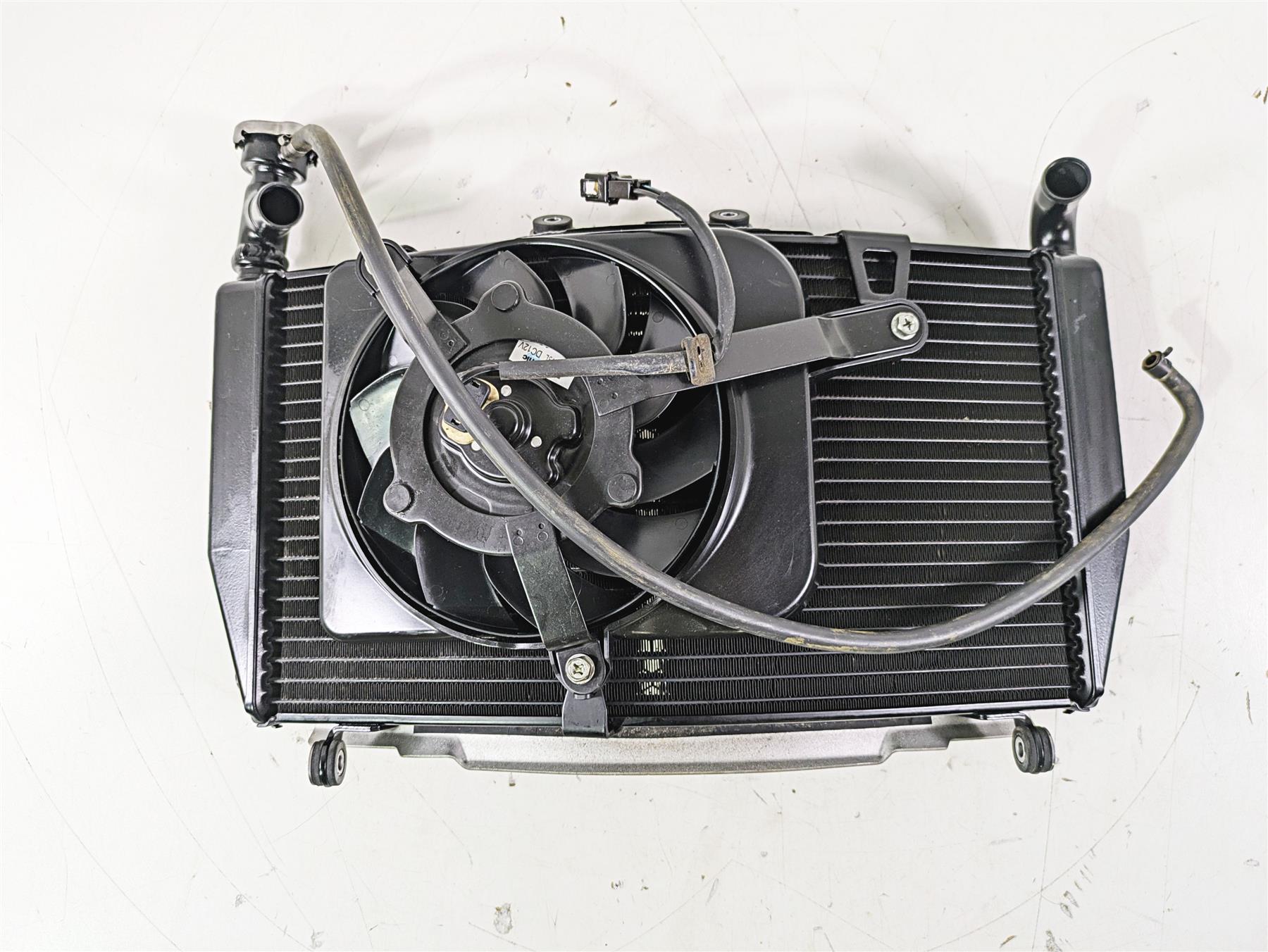2015 Triumph Tiger Explorer XC Radiator Fan Reservoir Hoses Set T2100854 {{ shop.shopifyCountryName }} - Mototech271