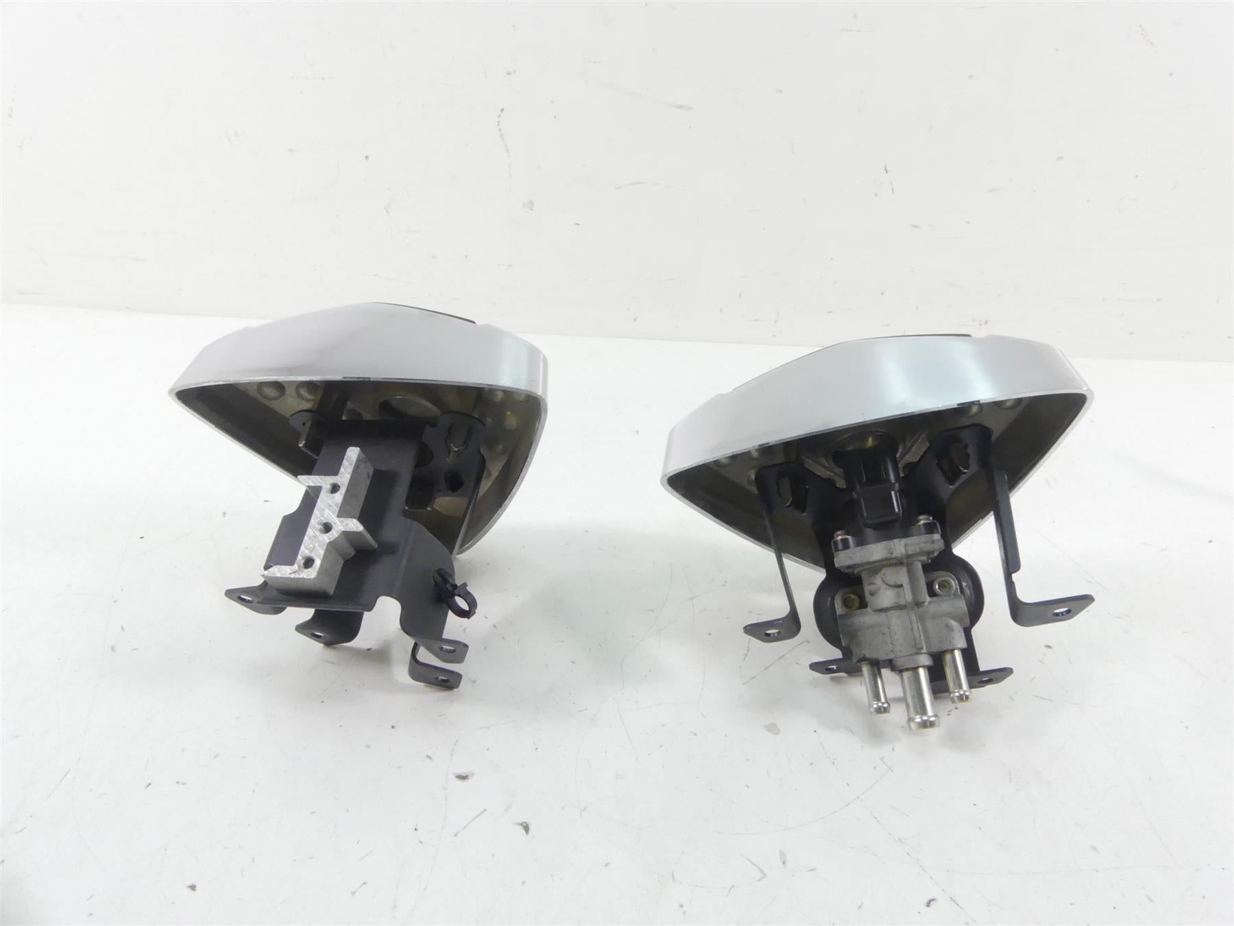 2011 Victory Vision Tour Triangle 106ci Side Cover Fairing Set 5245659 5245659 {{ shop.shopifyCountryName }} - Mototech271