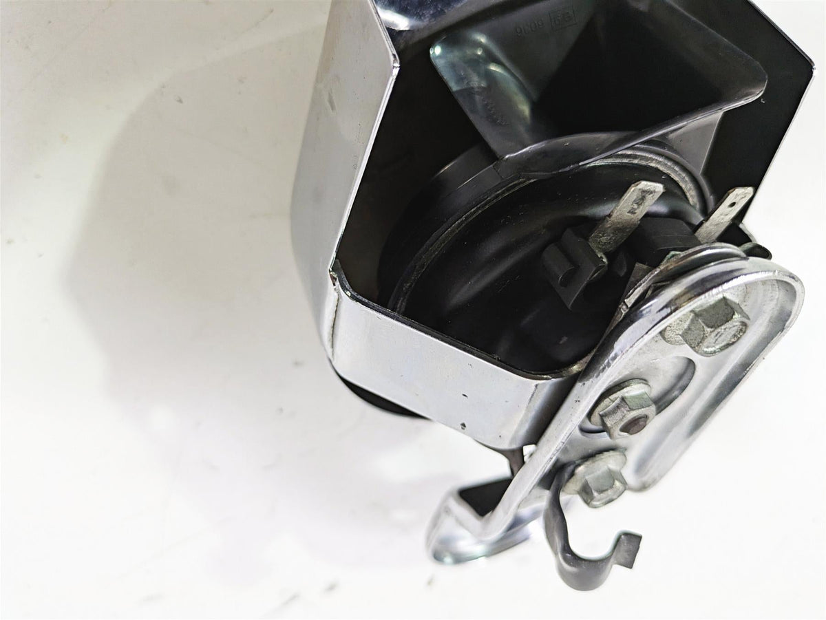 2011 Harley Touring FLHTCUSE CVO E-Glide Horn & Chrome Cover 61300478A 69060-90H {{ shop.shopifyCountryName }} - Mototech271