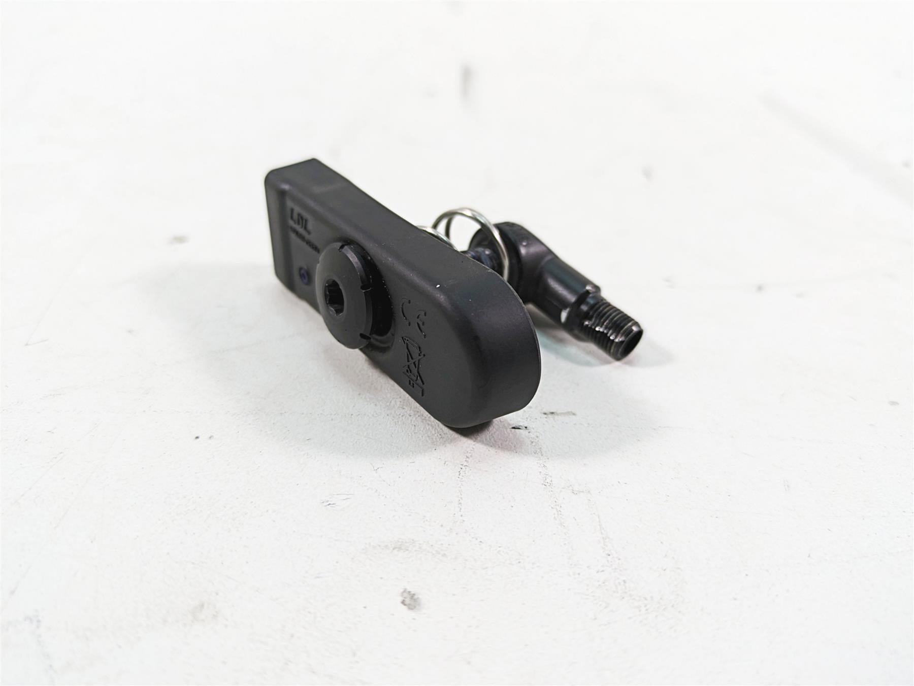 2018 Harley Touring FLHXSE CVO Street Glide TPS Tire Pressure Sensor 32700096 {{ shop.shopifyCountryName }} - Mototech271