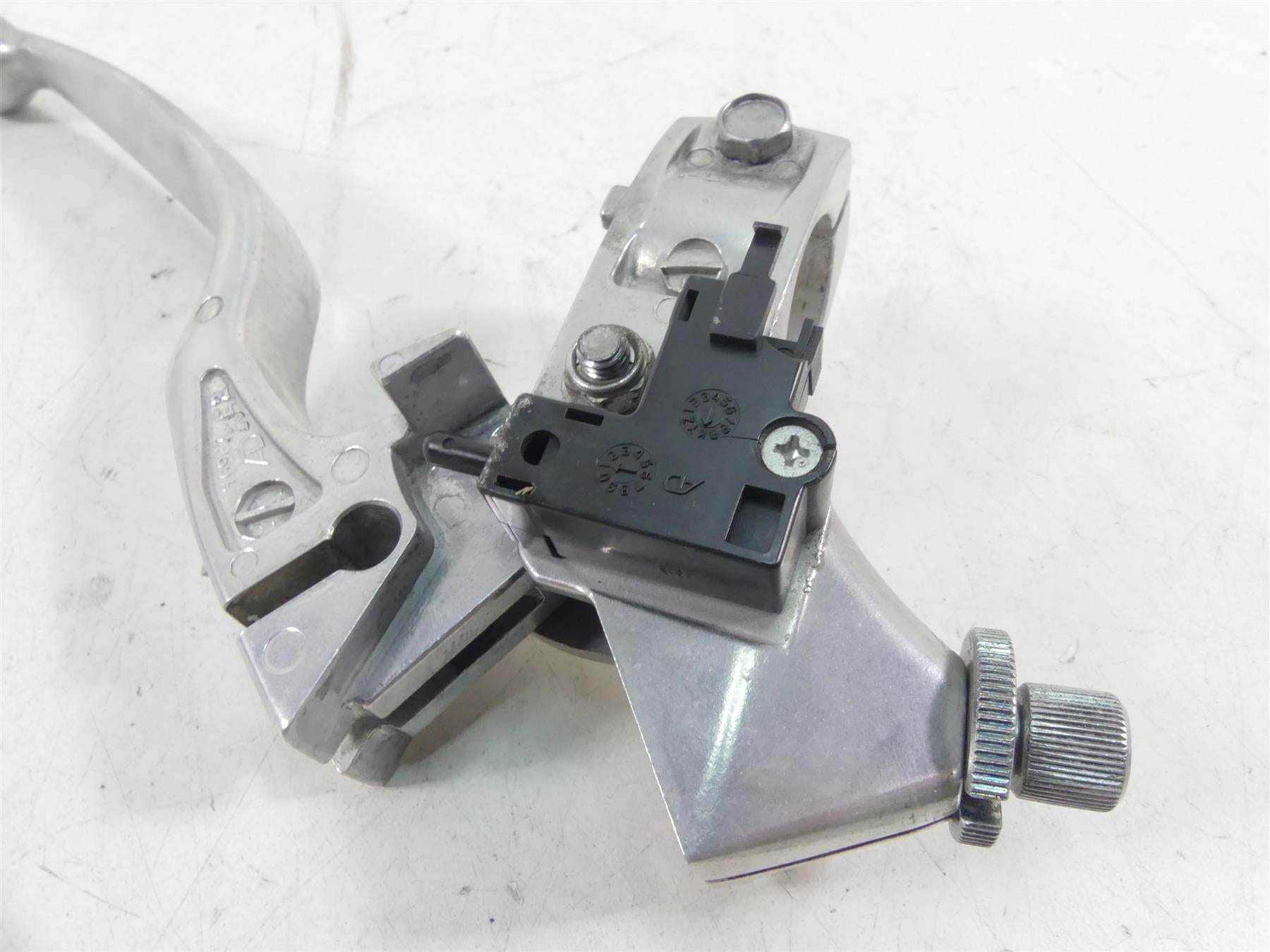 2002 Yamaha XVS1100 V-Star Clutch Perch & Lever 5BN-82911-00-00 {{ shop.shopifyCountryName }} - Mototech271