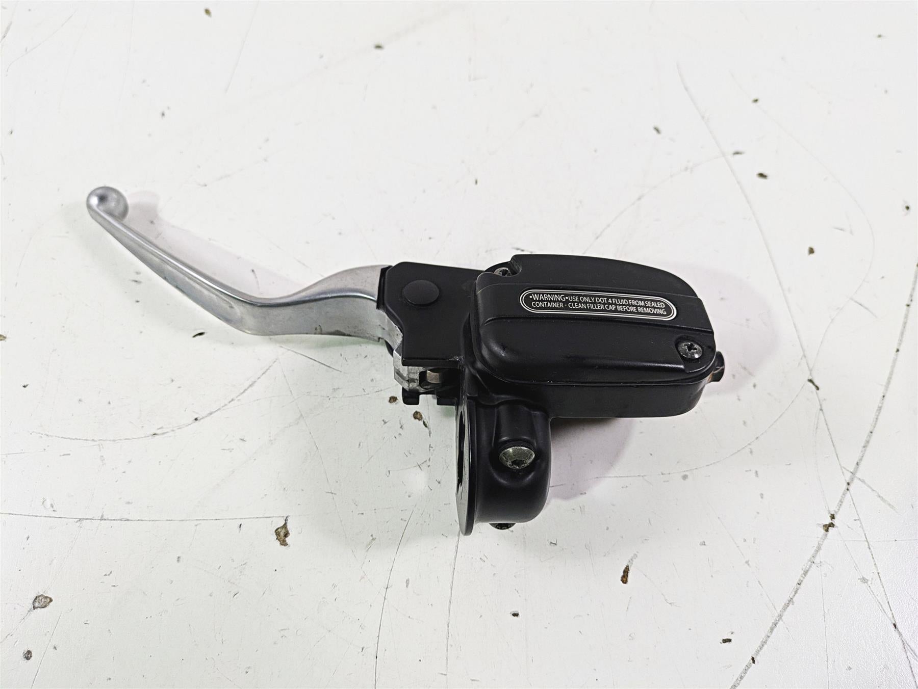 2012 Harley VRSCF Muscle V Rod Clutch Master Cylinder 11/16" 38744-09B {{ shop.shopifyCountryName }} - Mototech271