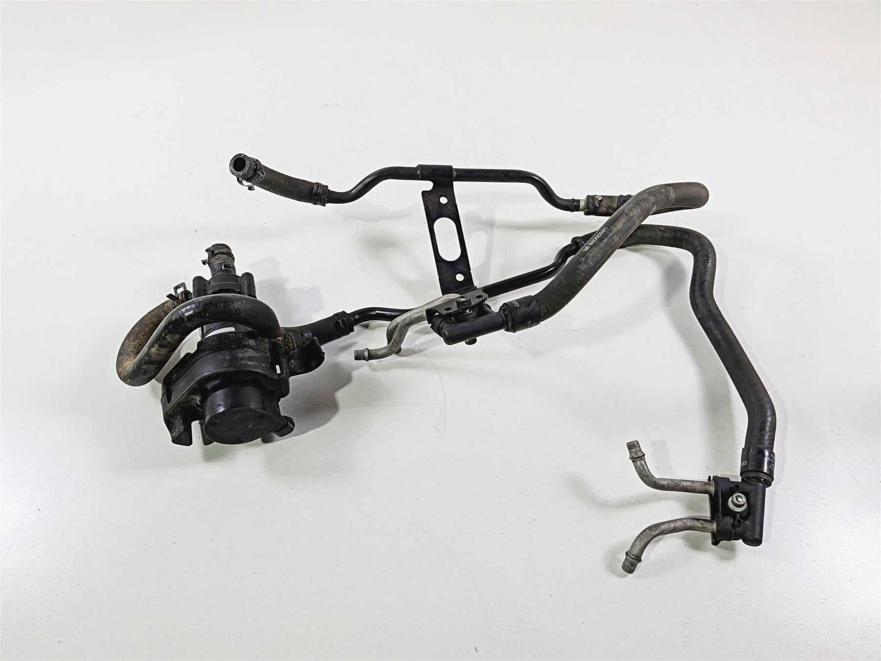 2014 Harley Touring FLHTK Electra Glide Water Pump + Mount & Lines 26800107-Mototech271