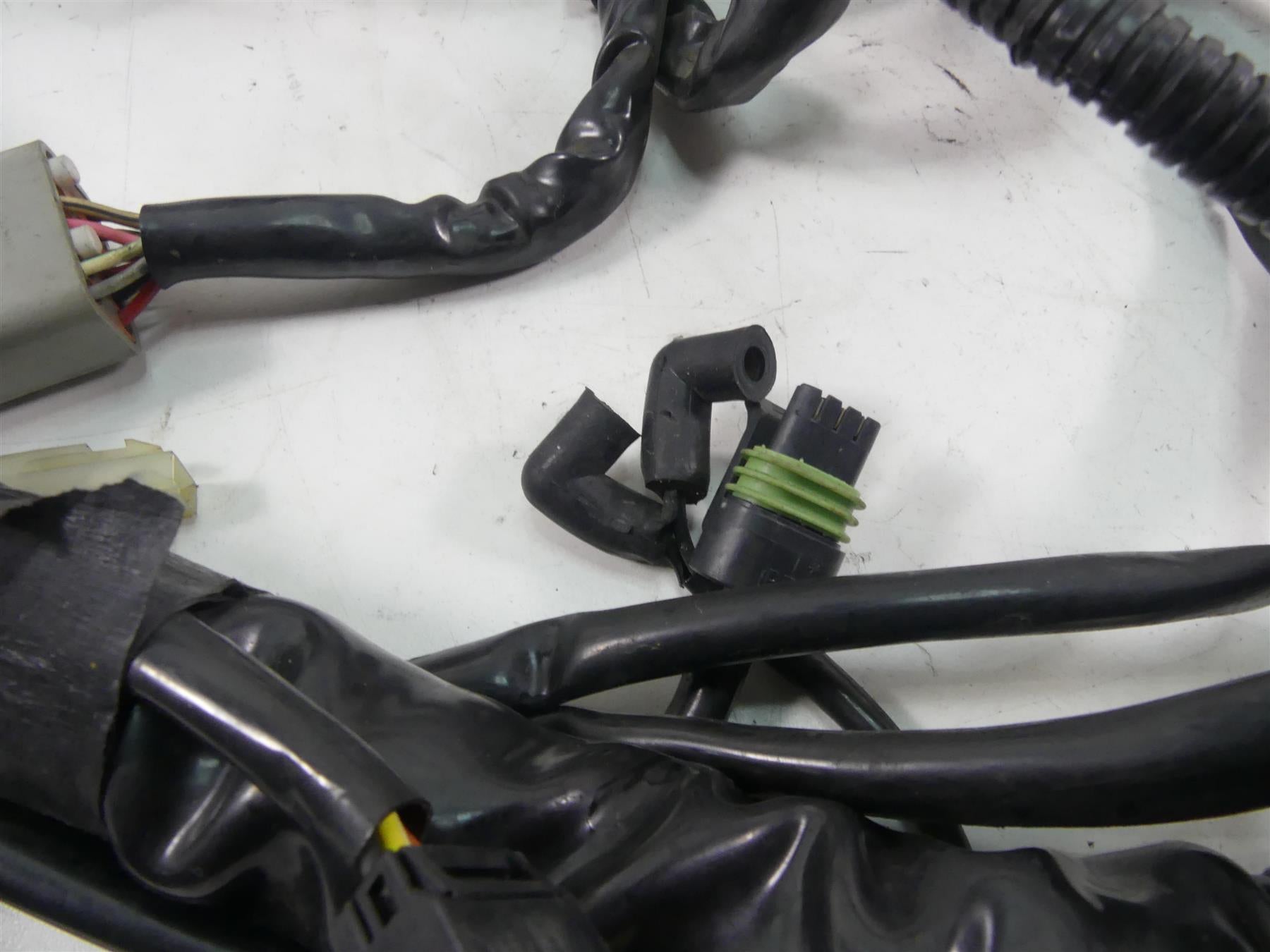 2005 Harley Touring CVO FLHTCSE Electra Glide Wiring Harness Loom 70985-04 {{ shop.shopifyCountryName }} - Mototech271