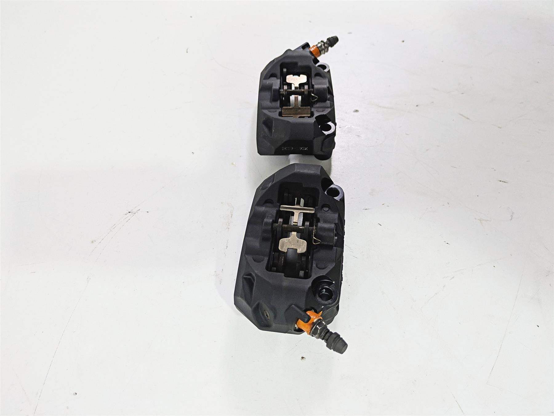 2015 BMW R1200 GS Adv K51 Brembo Front Brake Caliper Set 100mm 34118556205 {{ shop.shopifyCountryName }} - Mototech271