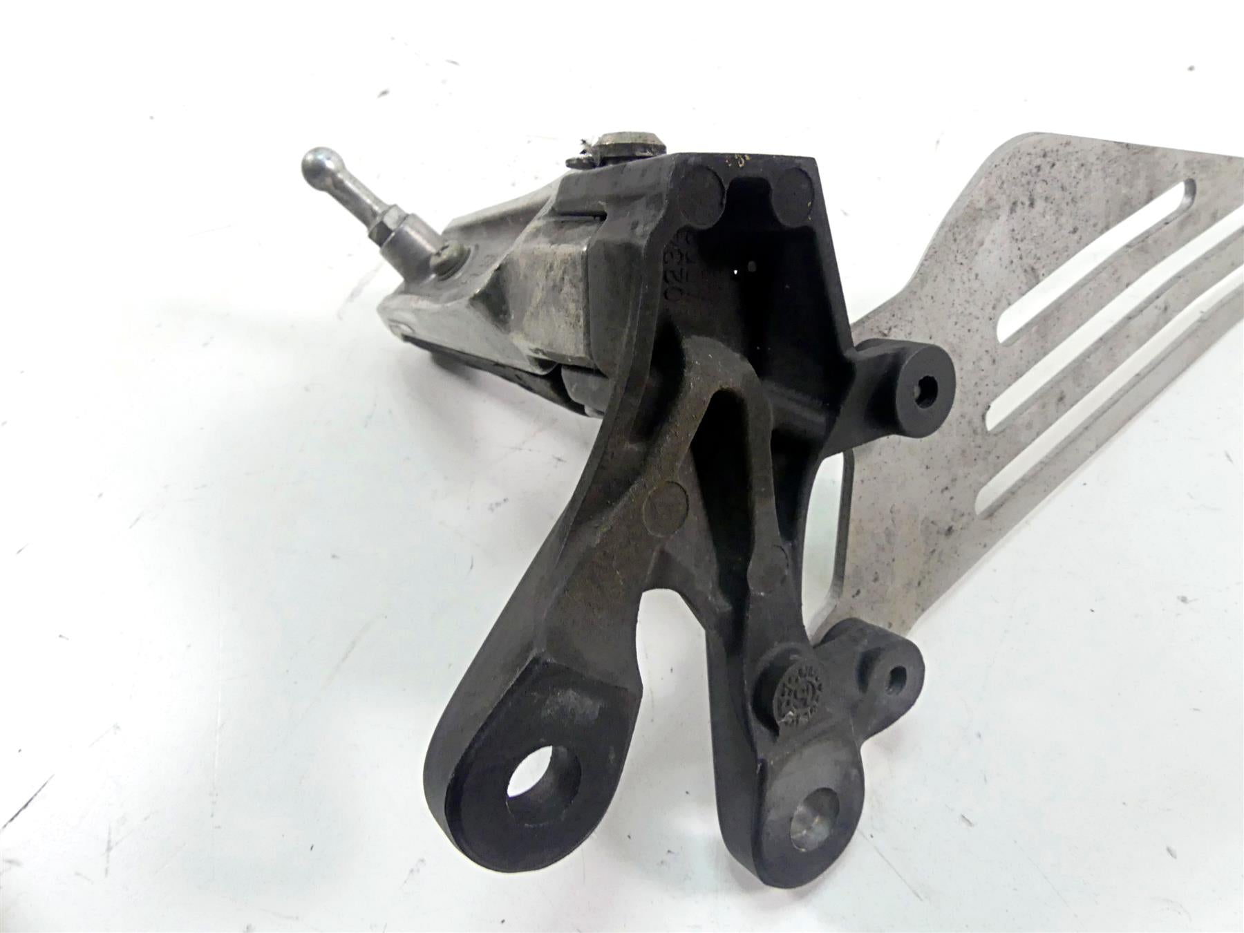 2017 Kawasaki ZX1400 ZX14R Ninja Front Left Rider Footpeg + Mount 35063-1337 {{ shop.shopifyCountryName }} - Mototech271