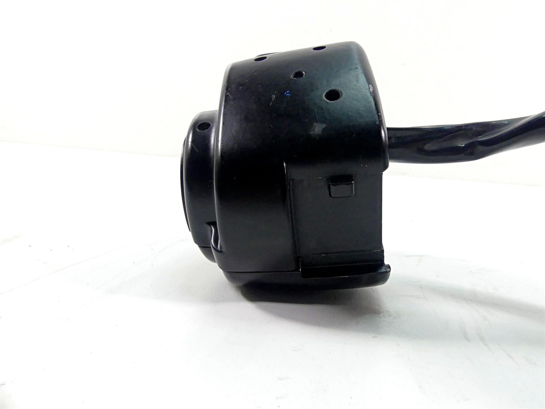 2005 Harley Sportster XL1200 C Left Hand Control Switch 71682-06A 71685-06A {{ shop.shopifyCountryName }} - Mototech271