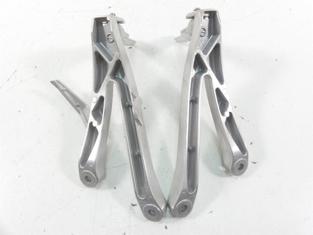 2021 Honda CBR600RR Rear Passenger Pillion Footpeg Foot Peg Set 50750-MFJ-D00 {{ shop.shopifyCountryName }} - Mototech271