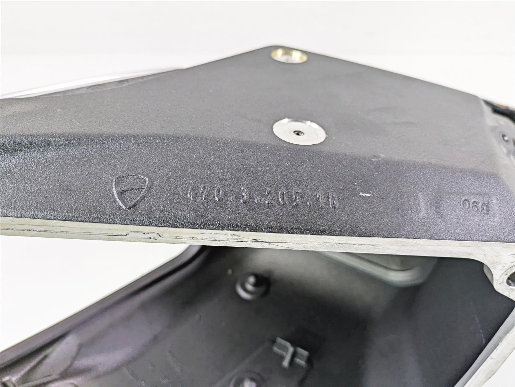 2022 Ducati Streetfighter V2 Straight Main Frame Chassis Air Box With Texas Salvage Title 47028371AA {{ shop.shopifyCountryName }} - Mototech271