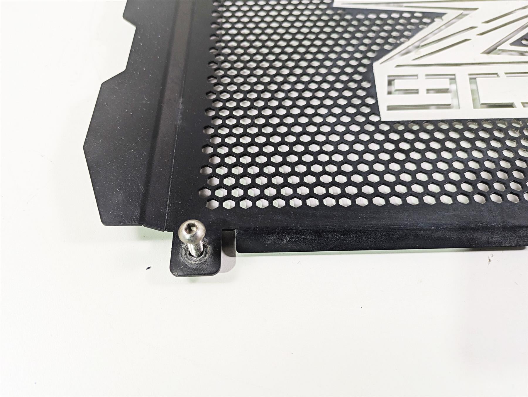 2020 Kawasaki Z900 ZR900 Radiator Guard Grille Protector Cover {{ shop.shopifyCountryName }} - Mototech271
