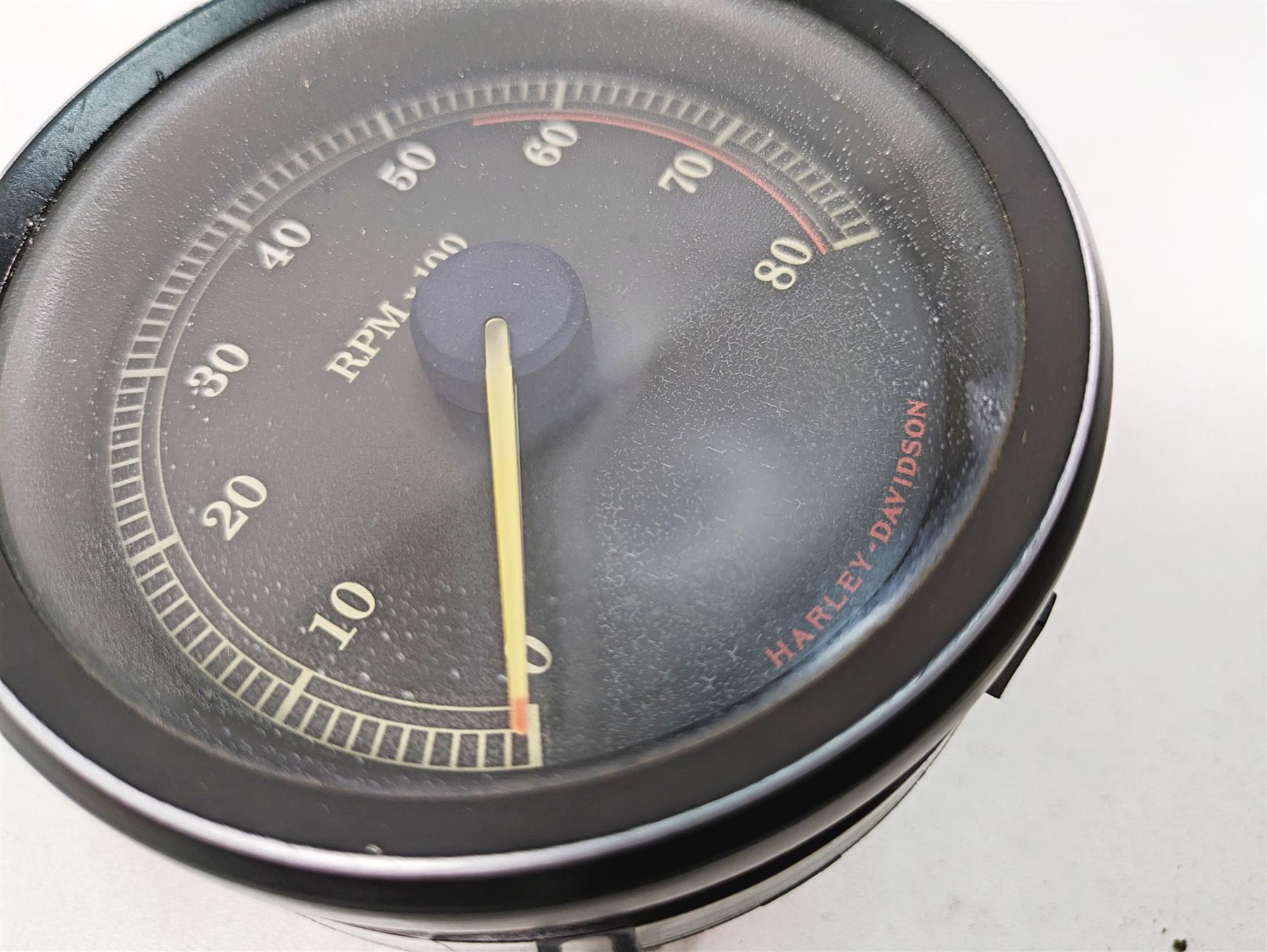2005 Harley Touring FLHTCUI Electra Glide Tachometer Tacho Gauge -Read 67348-04A {{ shop.shopifyCountryName }} - Mototech271