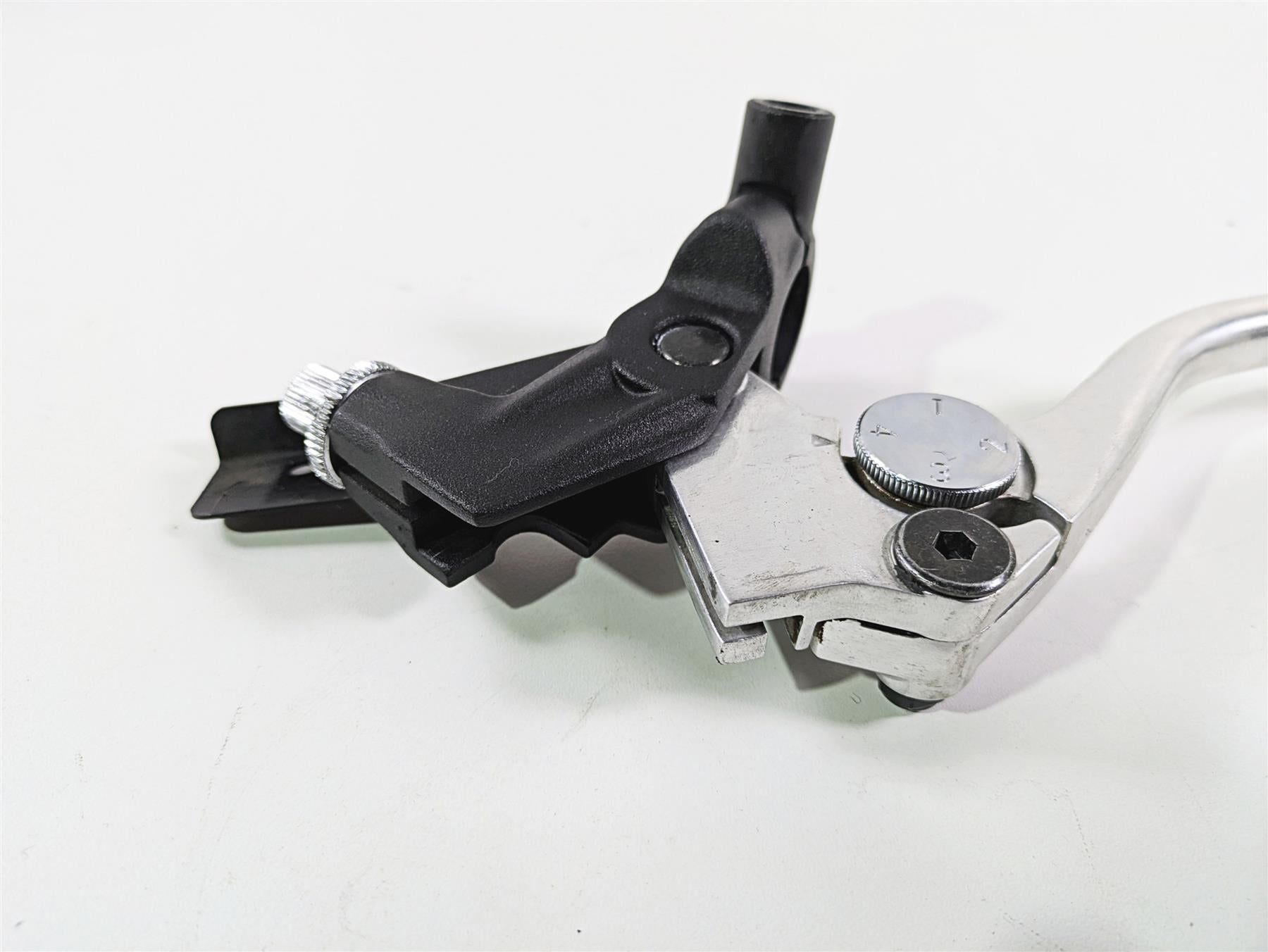 2024 Triumph Tiger 900 GT Clutch Perch & Lever T2043679 {{ shop.shopifyCountryName }} - Mototech271