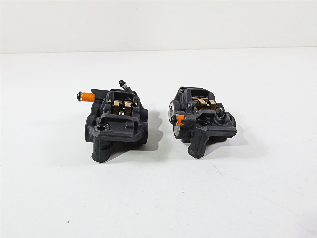 2025 Yamaha YZF R7 Front Brake Caliper & Pad Set 1RC-2580T-00-00 1RC-2580U-00-00 {{ shop.shopifyCountryName }} - Mototech271