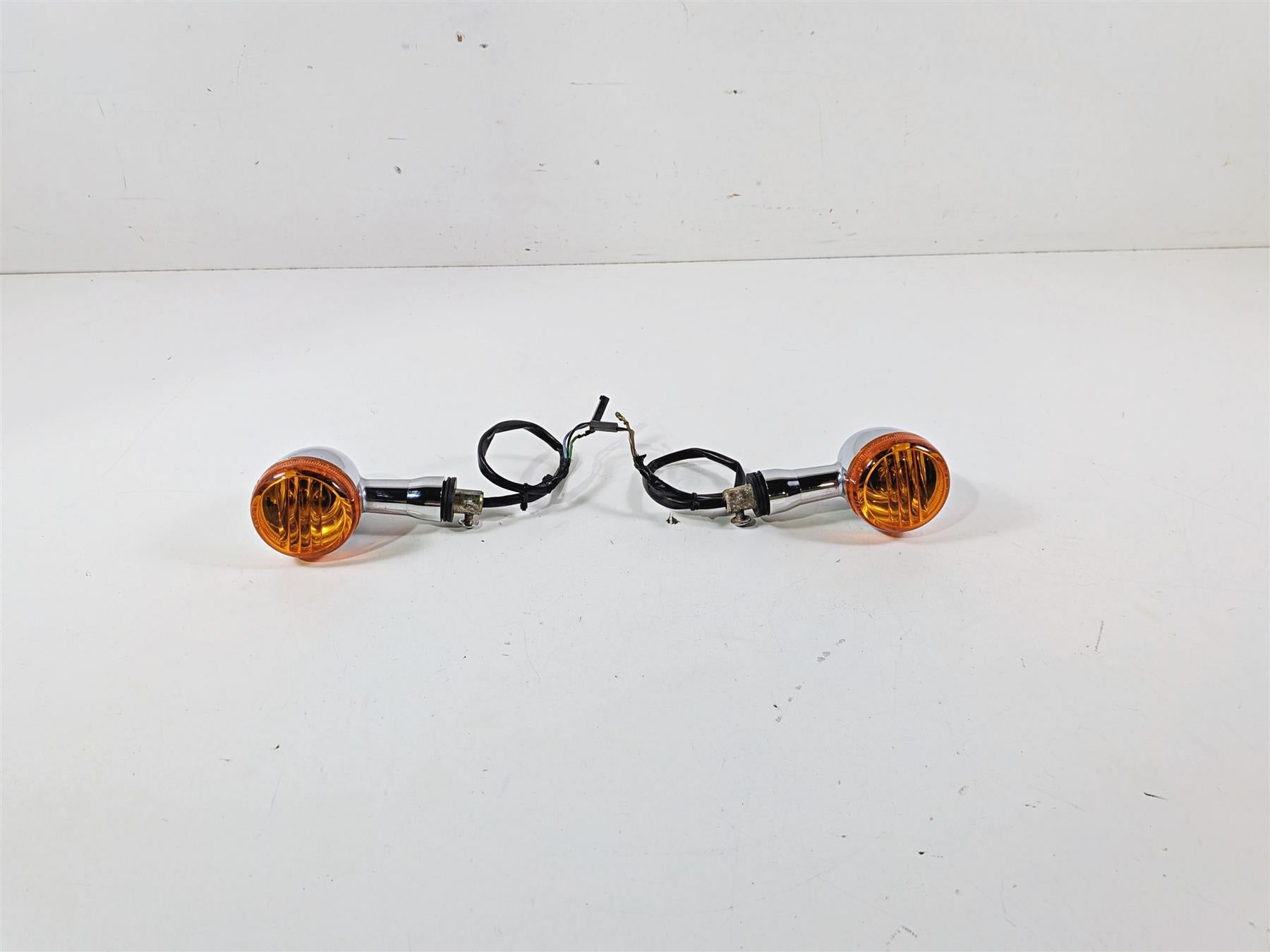 2006 Suzuki C90 VL1500T Boulevard Front Blinker Turn Signal Set 35601-38AB0 {{ shop.shopifyCountryName }} - Mototech271
