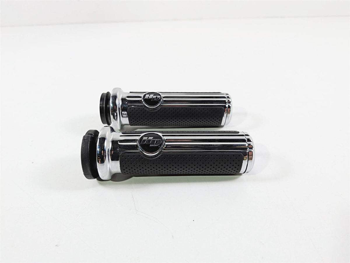 2017 Harley Touring FLHXS Street Glide Defiance Chrome Rubber Hand Grips 56100158 {{ shop.shopifyCountryName }} - Mototech271