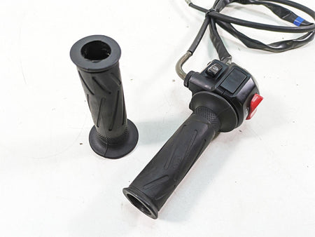 2002 Yamaha FZ1 FZS1000 Fazer Right Hand Control Switch - Read 5LV-83975-01-00 {{ shop.shopifyCountryName }} - Mototech271