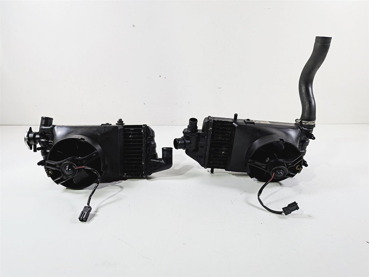 2002 BMW K1200LT 89V3 Left Right Radiator & Fans Set 17111464875 17111465160 {{ shop.shopifyCountryName }} - Mototech271