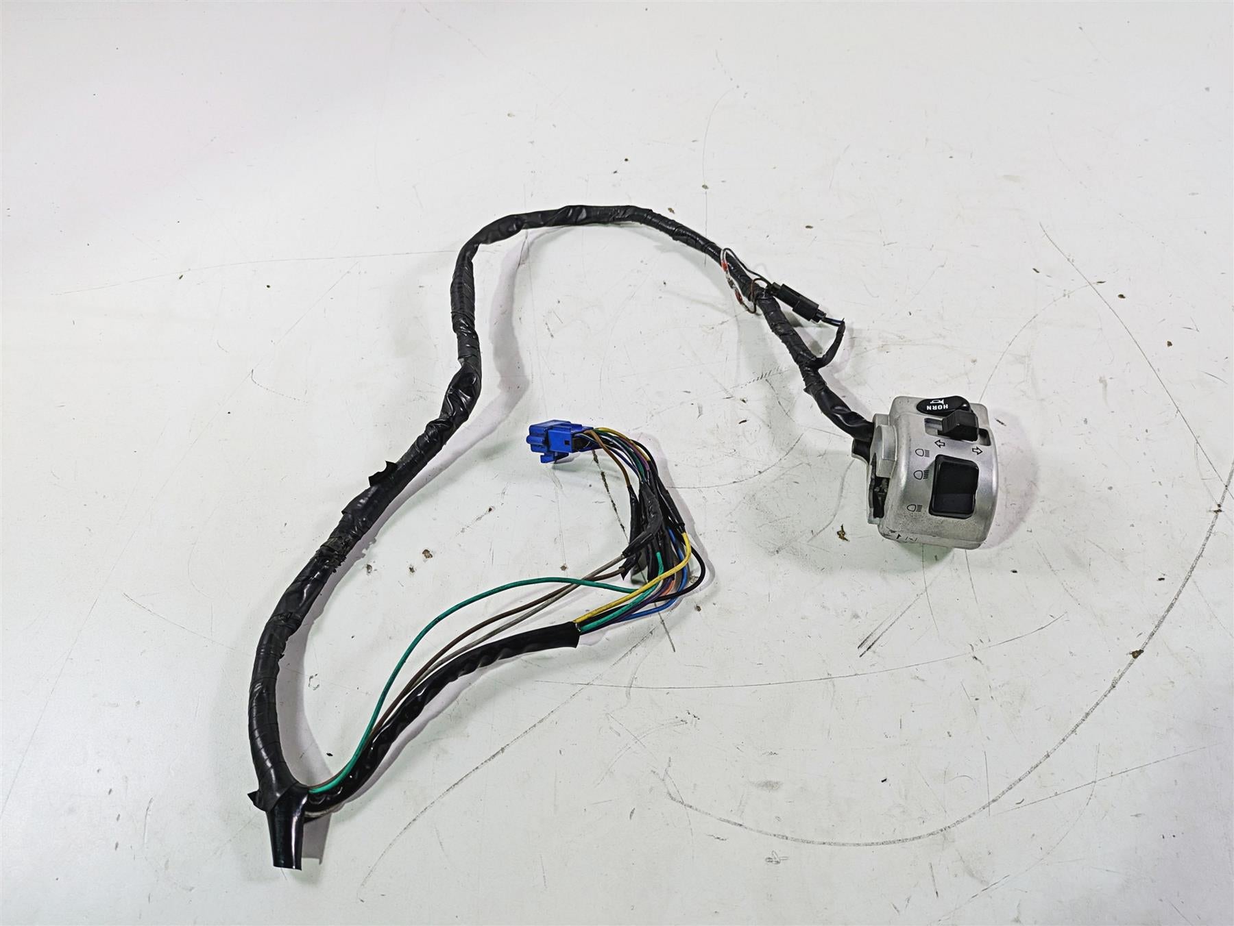 2004 Victory Kingpin Left Hand Turn Signal Control Switch - For Parts 4010775 {{ shop.shopifyCountryName }} - Mototech271