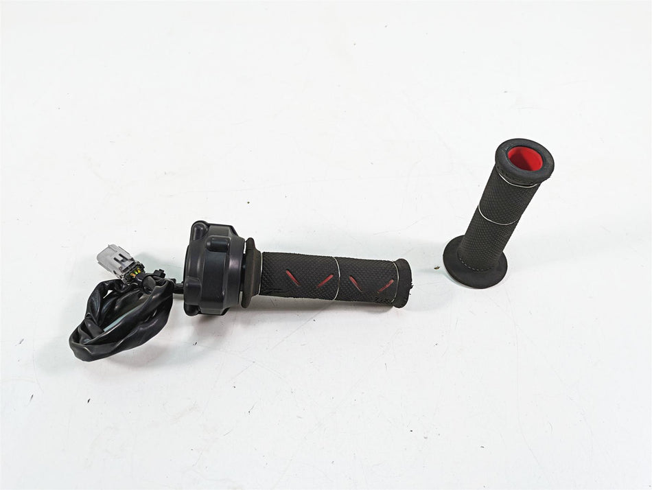 2020 Ducati Hypermotard 950 SP Ride Fly By Wire Throttle Grips -Read 66020141A {{ shop.shopifyCountryName }} - Mototech271