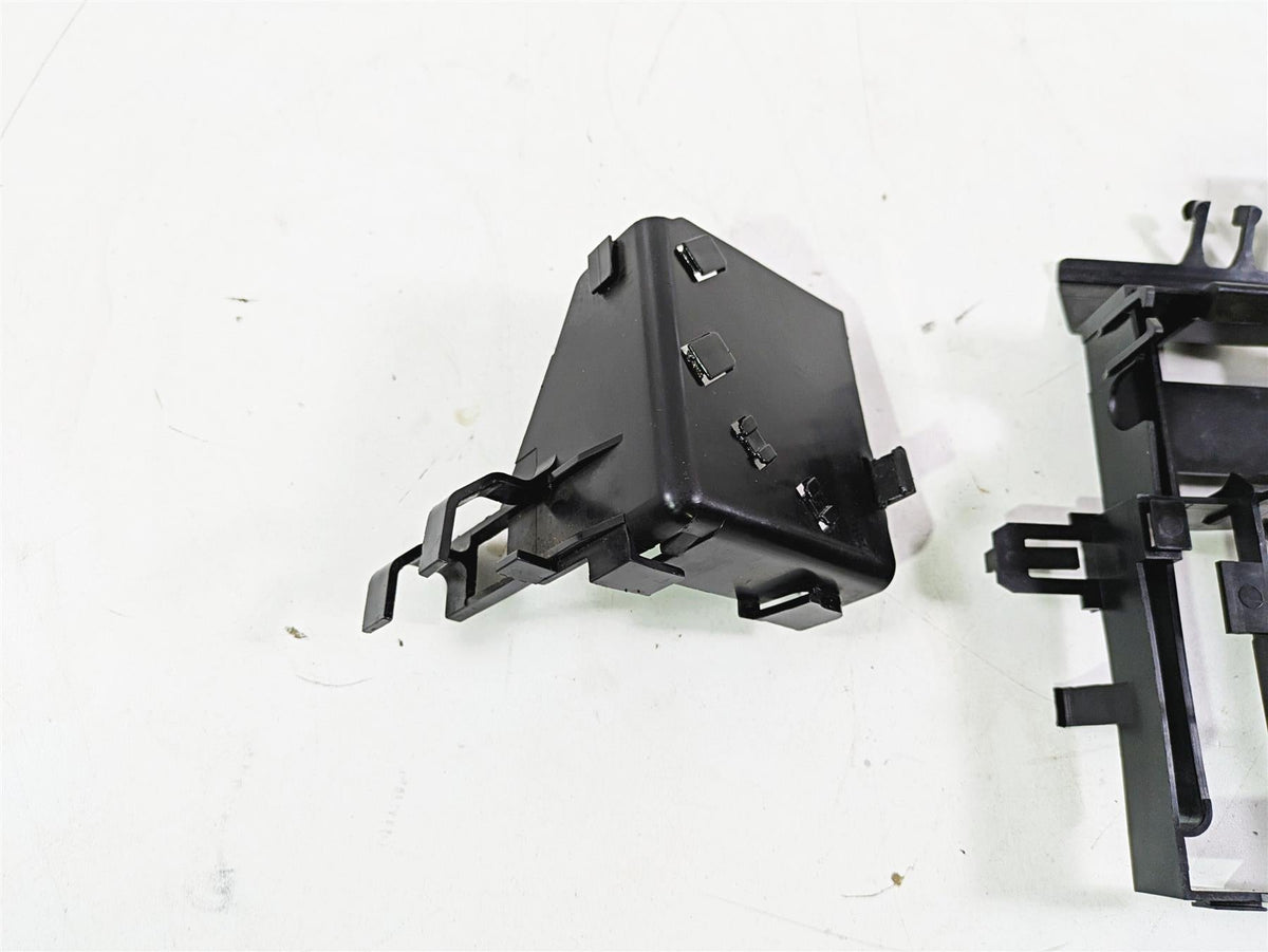 2010 Harley VRSCF Muscle Rod All Electric Plastic Holder In Set 70393-07 {{ shop.shopifyCountryName }} - Mototech271