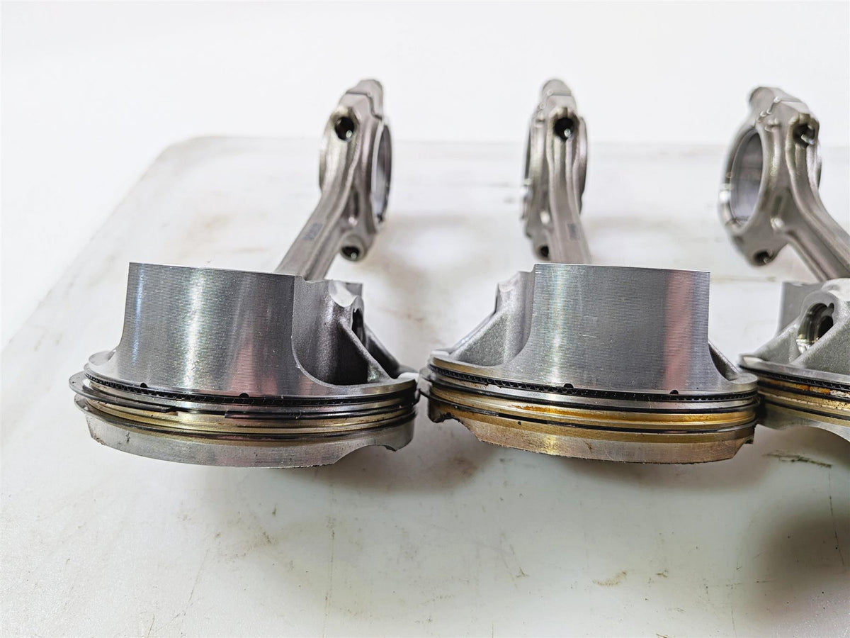 2016 Aprilia RSV 1100 Tuono V4 Factory Piston & Connecting Rod Set B045842 {{ shop.shopifyCountryName }} - Mototech271