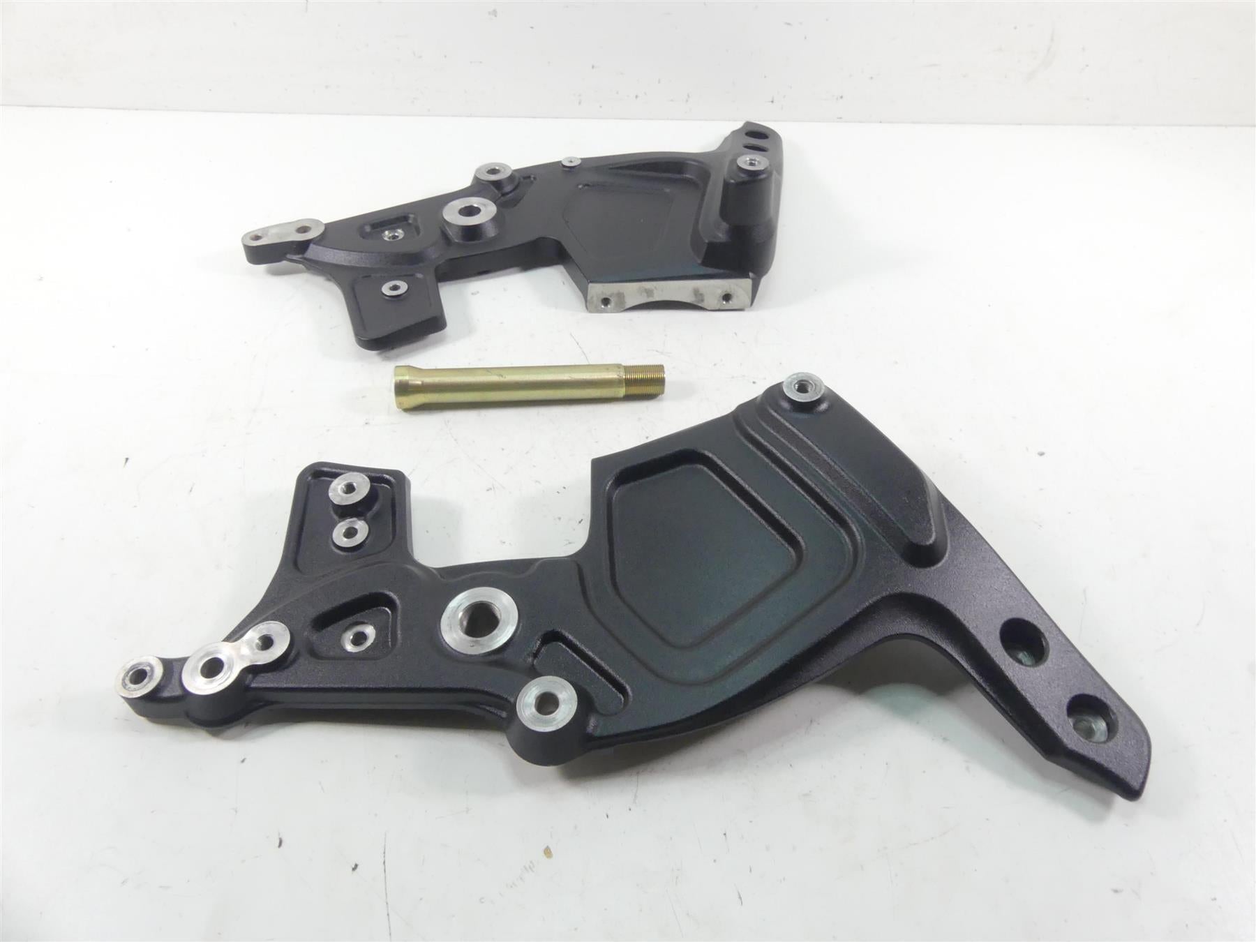 2016 Indian Scout Sixty Mid Frame Chassis Side Wall Mount Set 5139625 5139624 {{ shop.shopifyCountryName }} - Mototech271