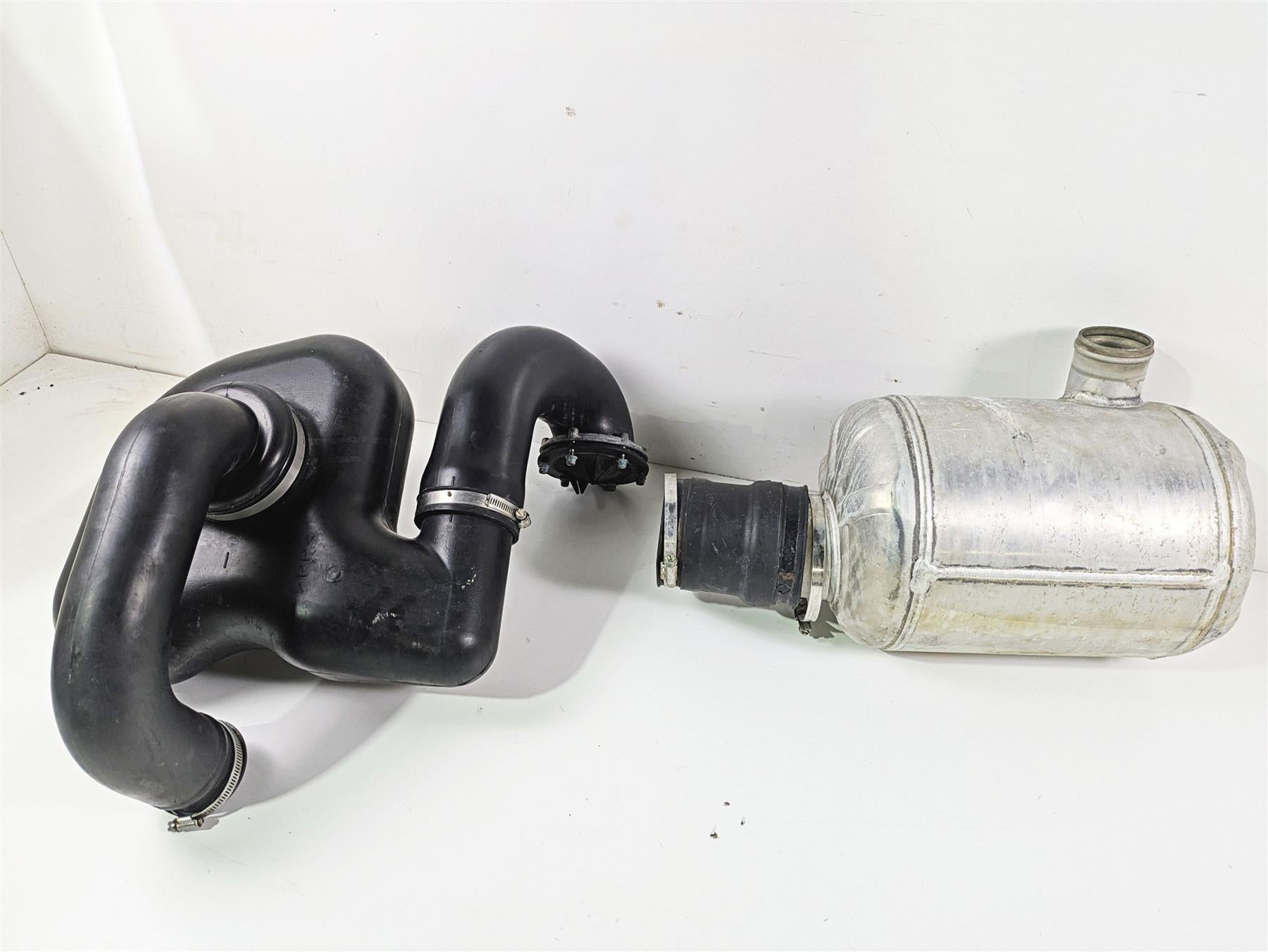 2019 Yamaha VX Cruiser HO 1800 Exhaust Muffler Water Tank Set F1W-U7550-02-00 {{ shop.shopifyCountryName }} - Mototech271