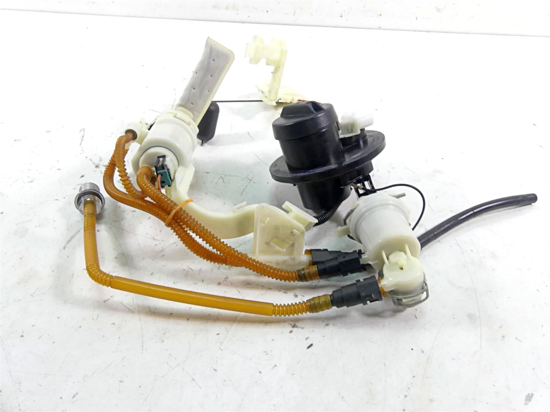 2015 Harley Touring FLHXS Street Glide Fuel Gas Petrol Pump 75069-08C {{ shop.shopifyCountryName }} - Mototech271