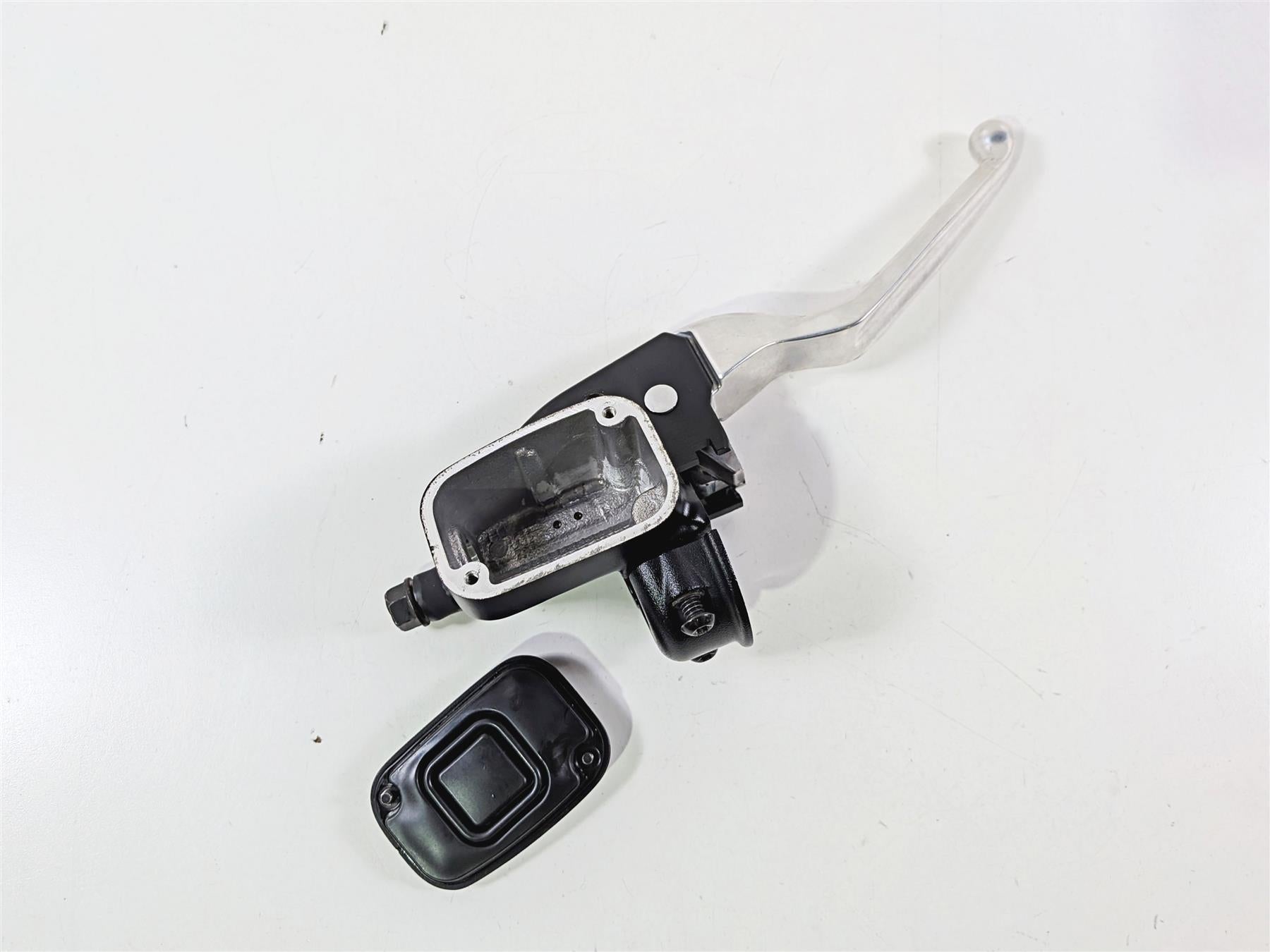 2024 Harley FXLRS Dyna Low Rider Front Brake Master Cylinder 5/8" 41700492-Mototech271
